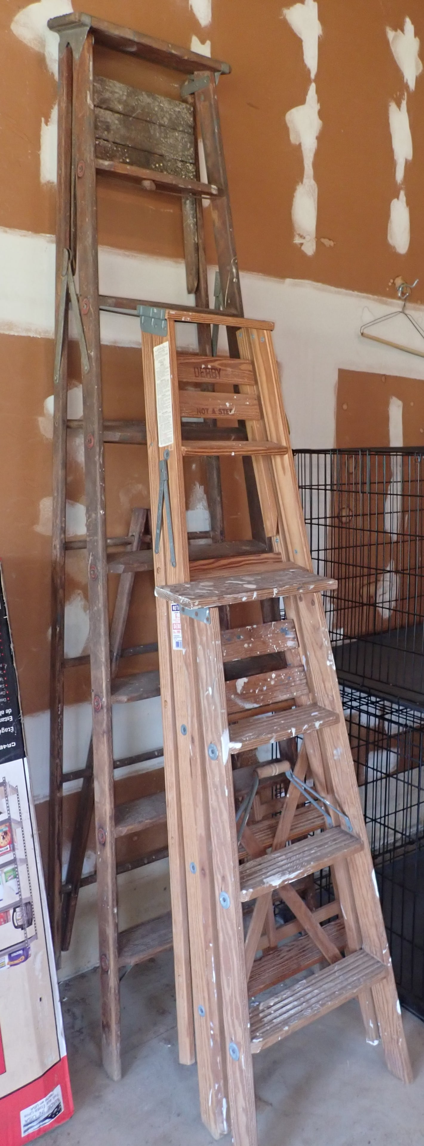 3 Wooden Step Ladders: No in house shipping !