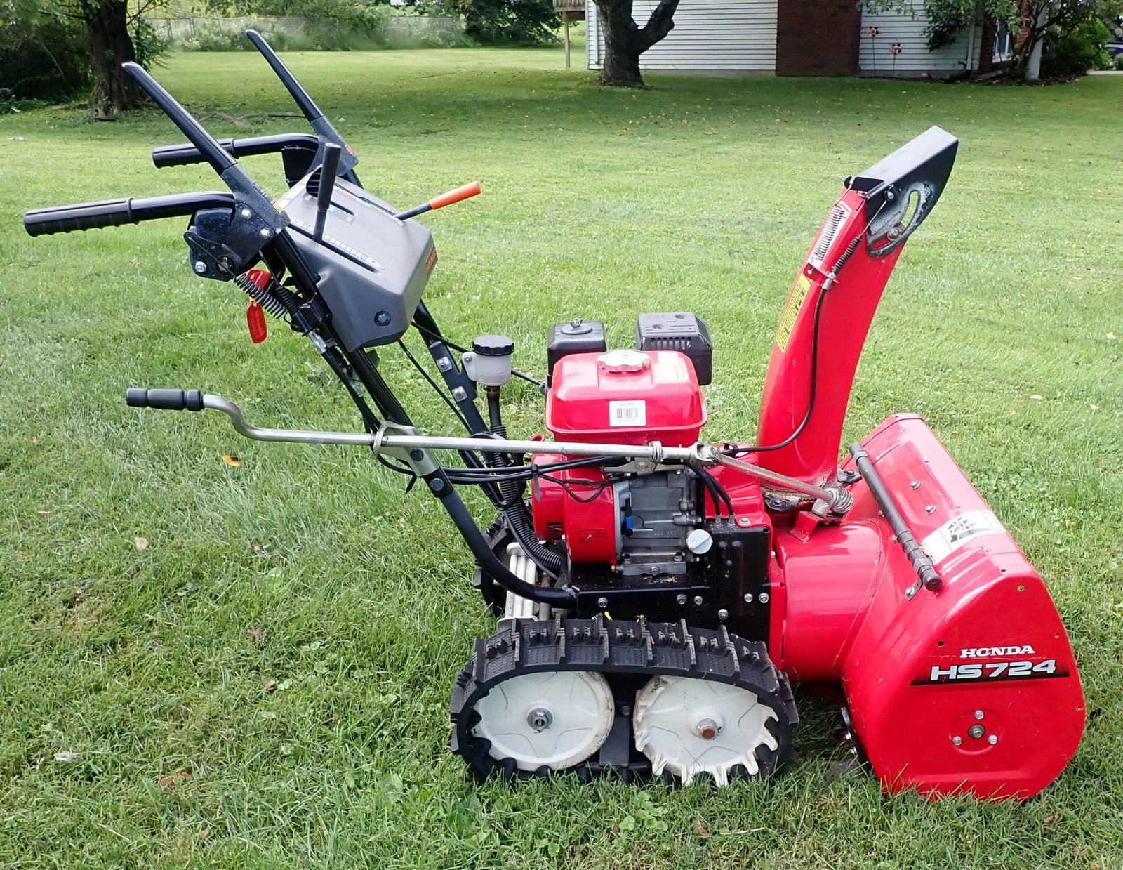 Honda HS724 Snowblower (1 of 10)