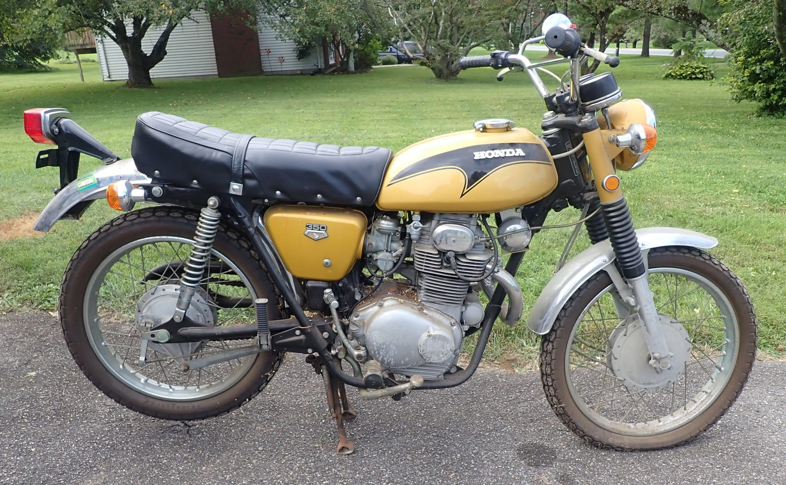 1971 Honda 350 Motorcycle: Garage Kept - Last registration sticker on it is 83/84. Odometer is showing 4,488 miles. Has NJ title . No in house shipping , bring proper help to load !