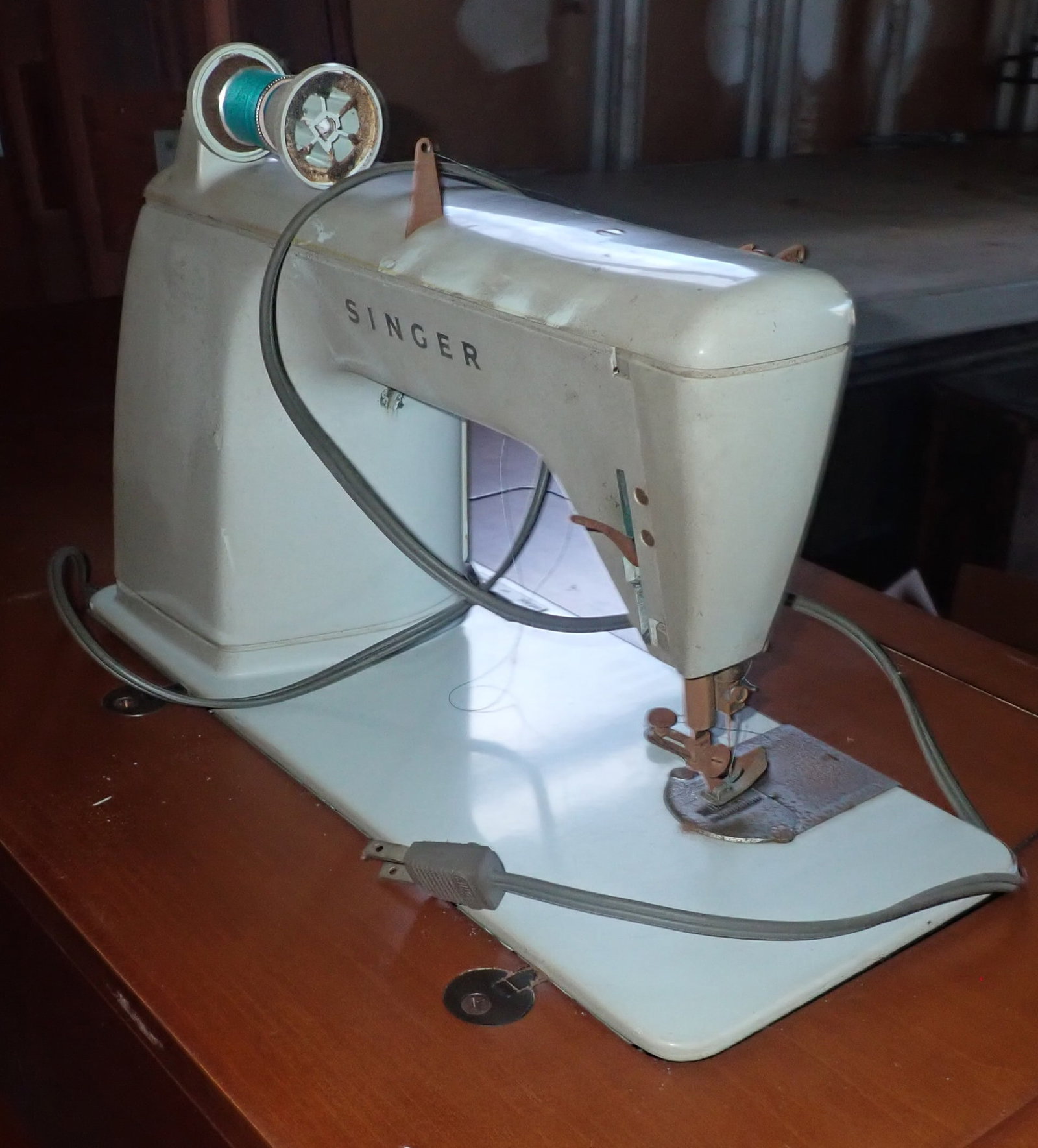 Singer Sewing Machine - 3