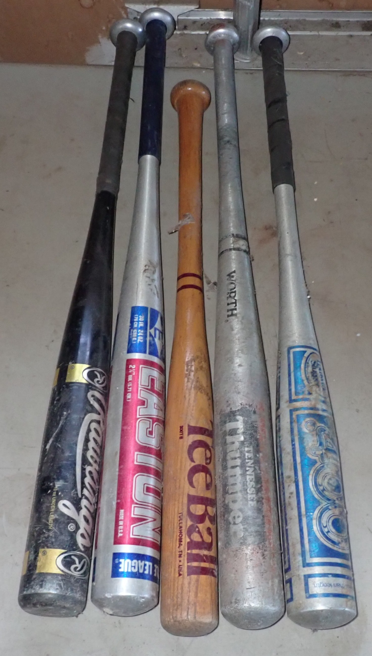 Wooden & Aluminum Baseball Bats: No in house shipping !