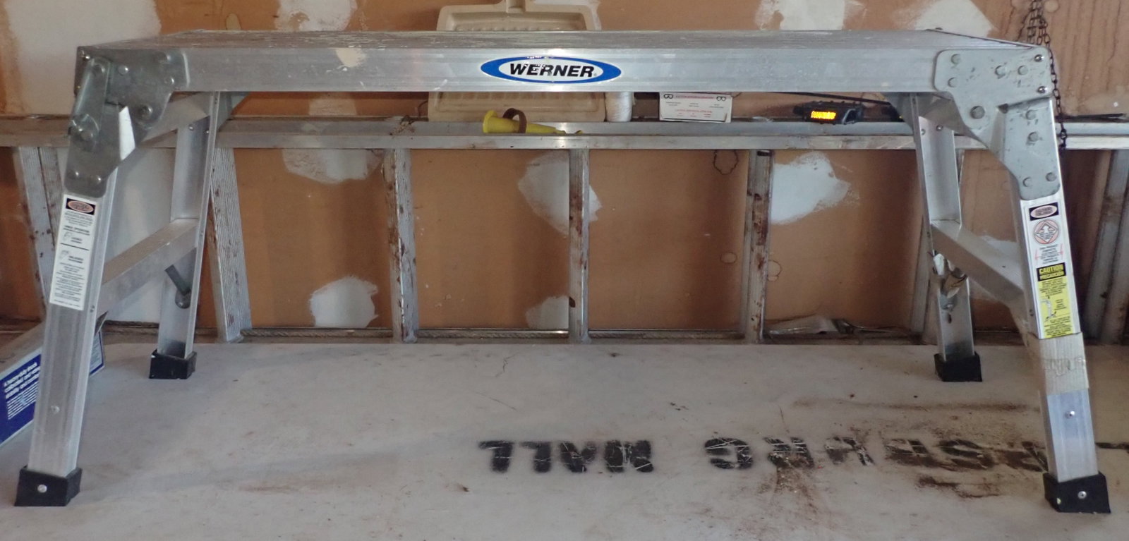 Werner Aluminum Platform: No in house shipping !