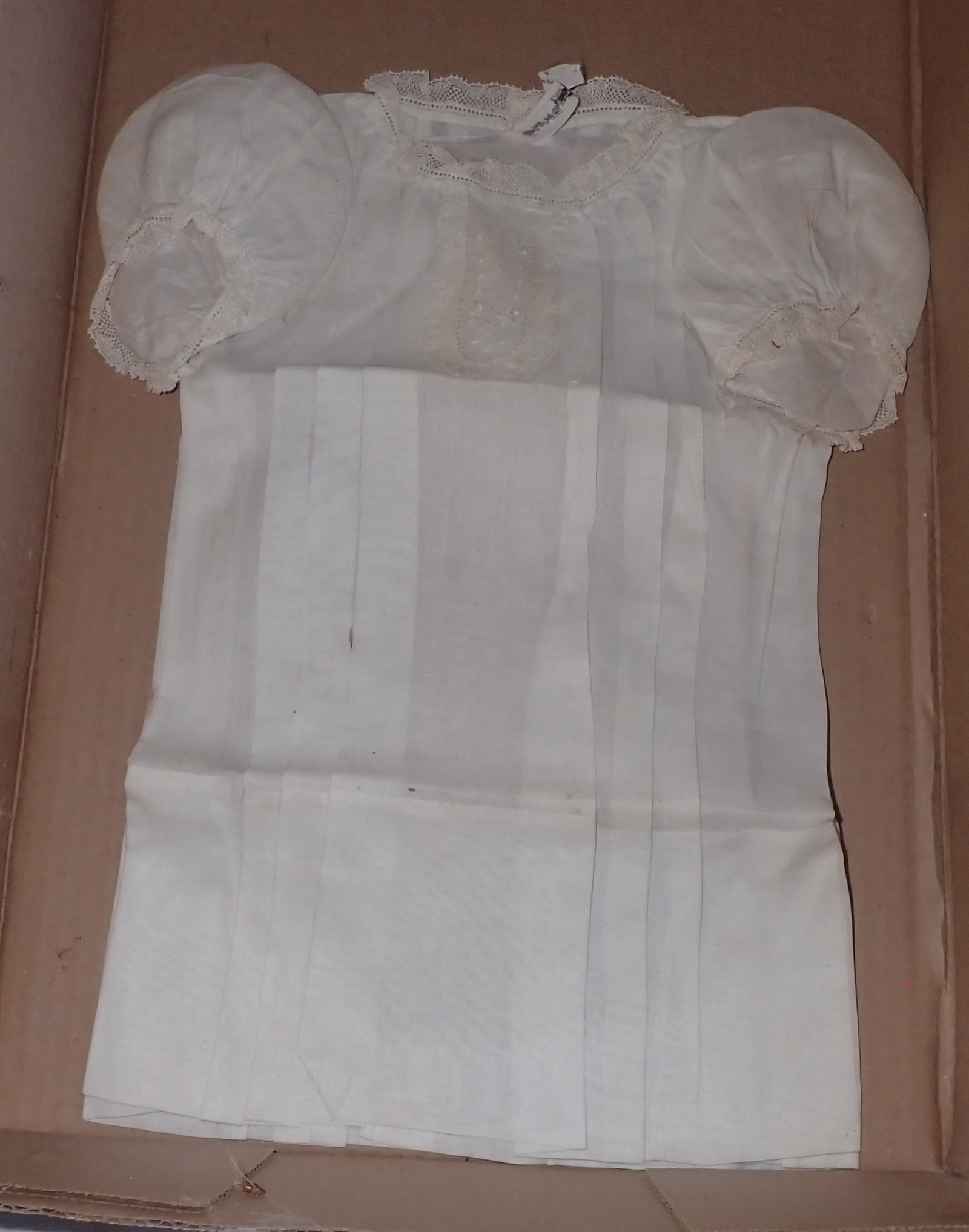 Lord & Taylor Little Girls Dress: Approx 8 1/2" pit to pit and 14" long. Shipping available