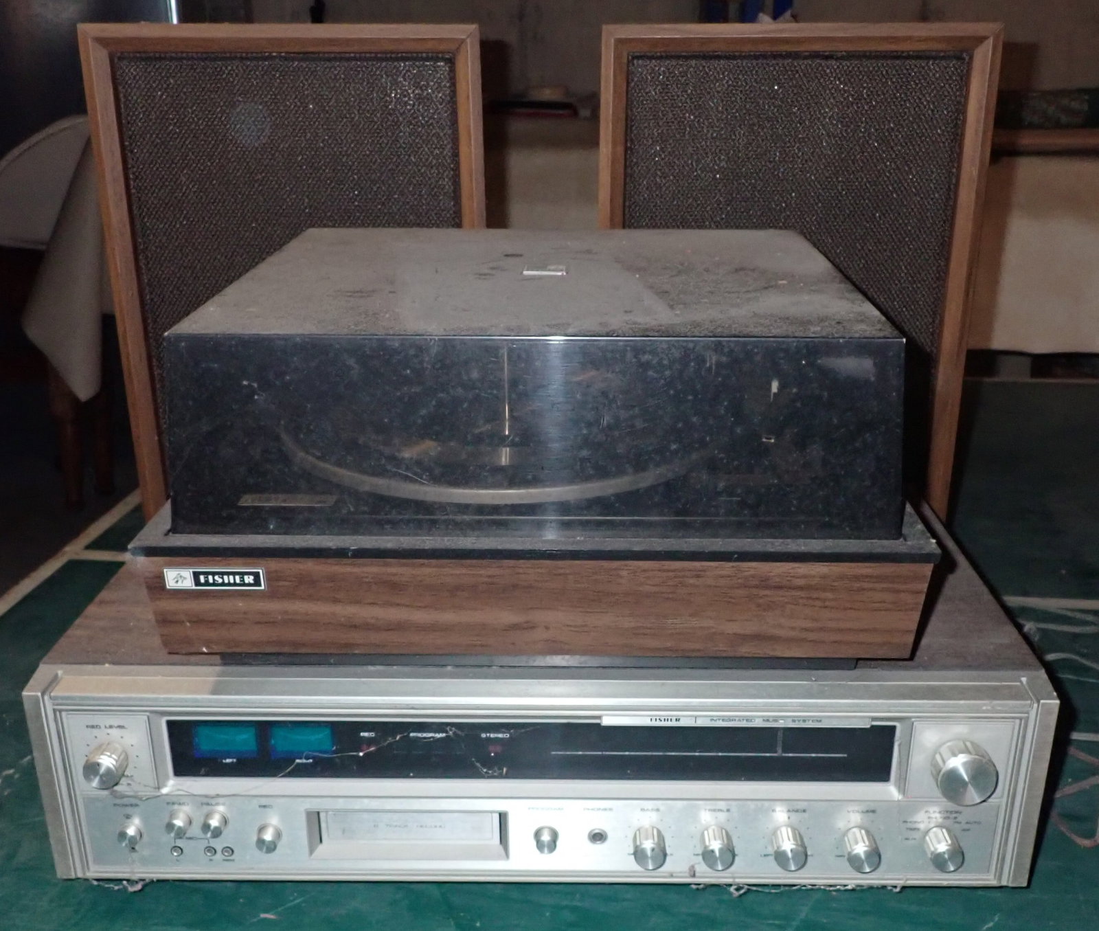 Fisher MC-3010 Stereo, Turntable, & Speakers: No in house shipping ! Buyer to remove from basement
