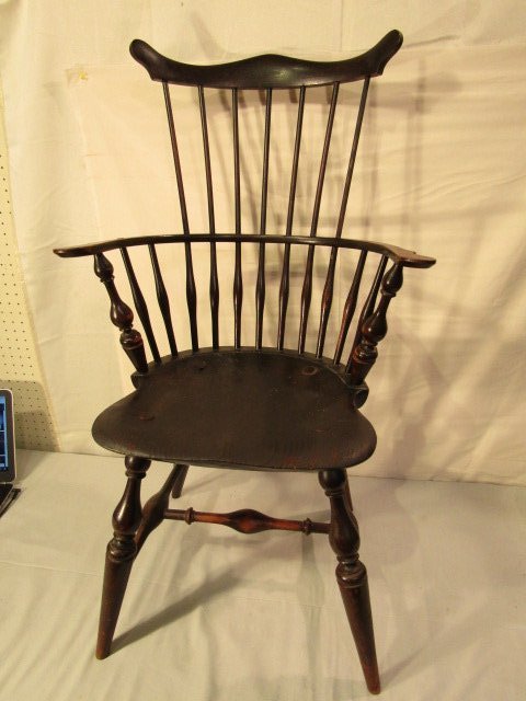 WALLACE NUTTING #410 COMB BACK WINDSOR: Fine Wallace Nutting labeled and branded comb back Windsor chair with saddle seat. Numbered 410. 39 in tall.