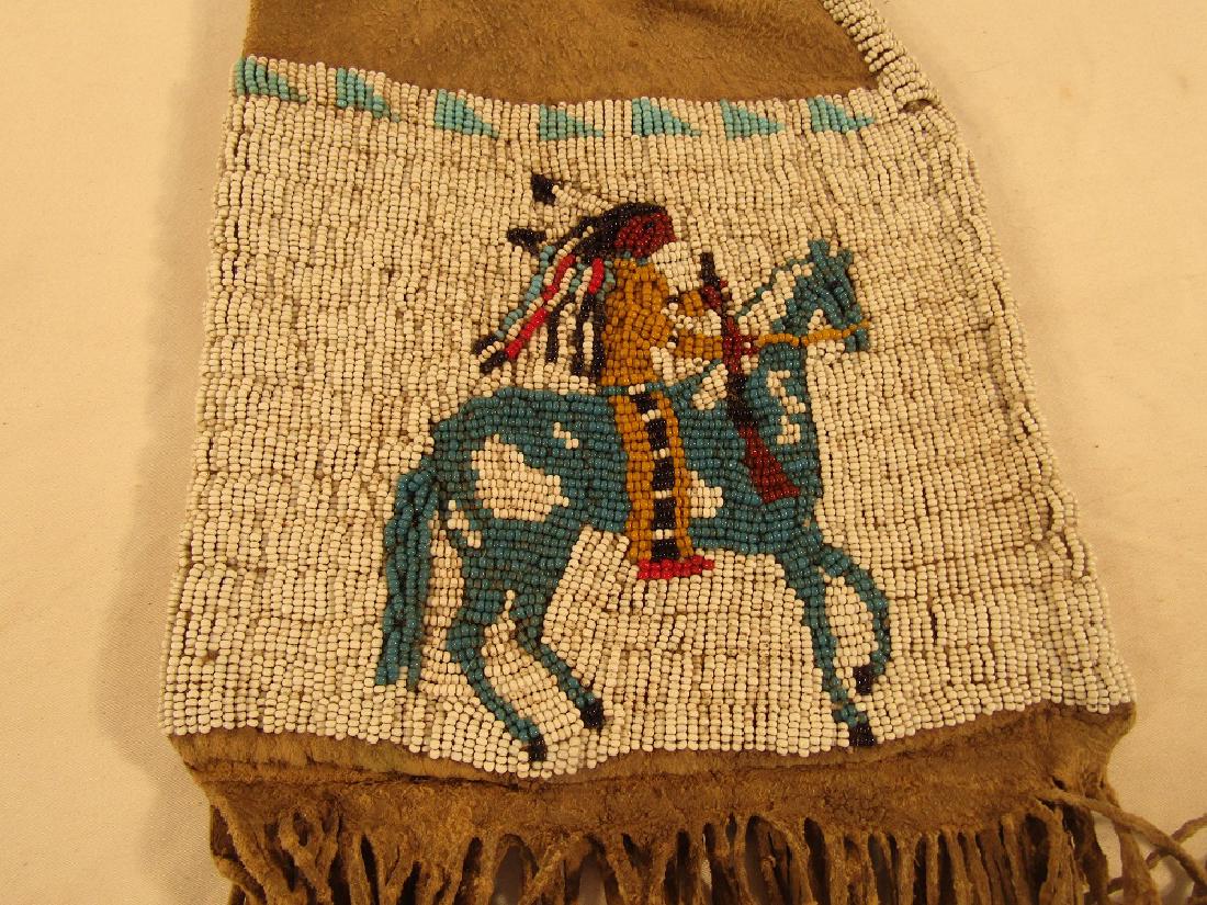 ANTIQUE SIOUX BEADED PIPE BAG (1 of 3)