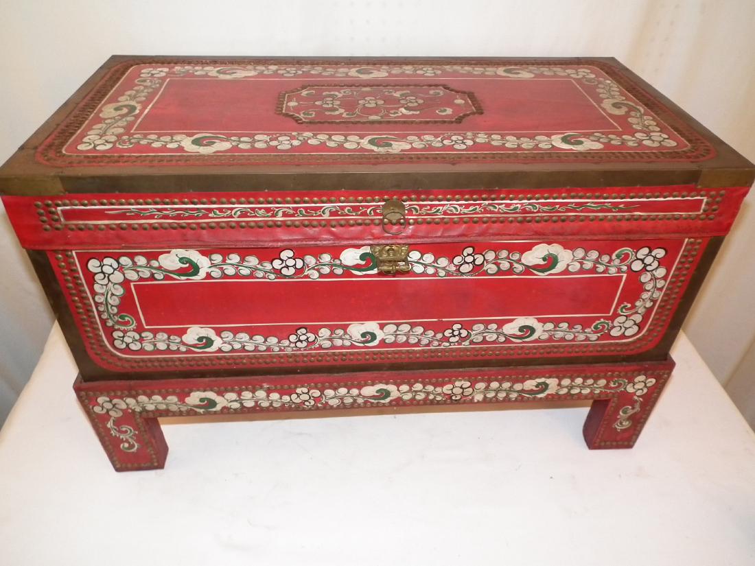 PIGSKIN CHINESE TRUNK (1 of 2)