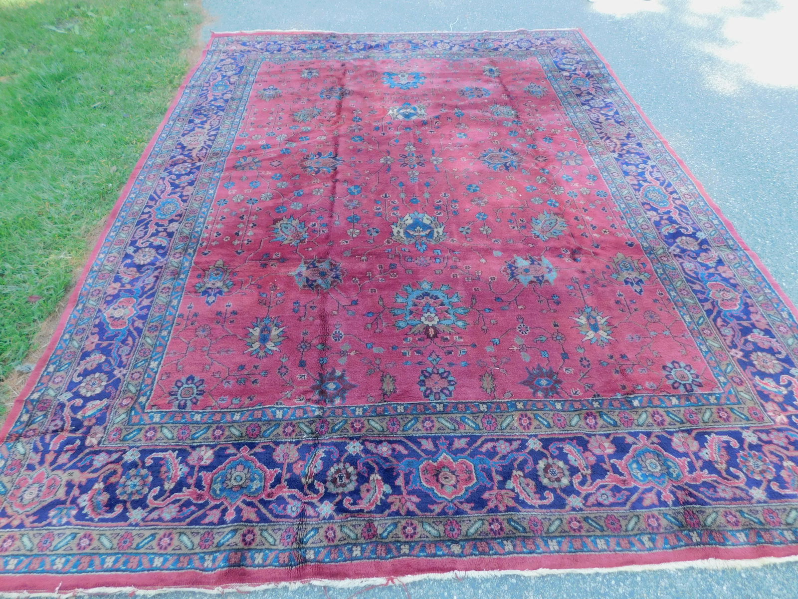 OLD SPARTA ROOM SIZE RUG (1 of 2)