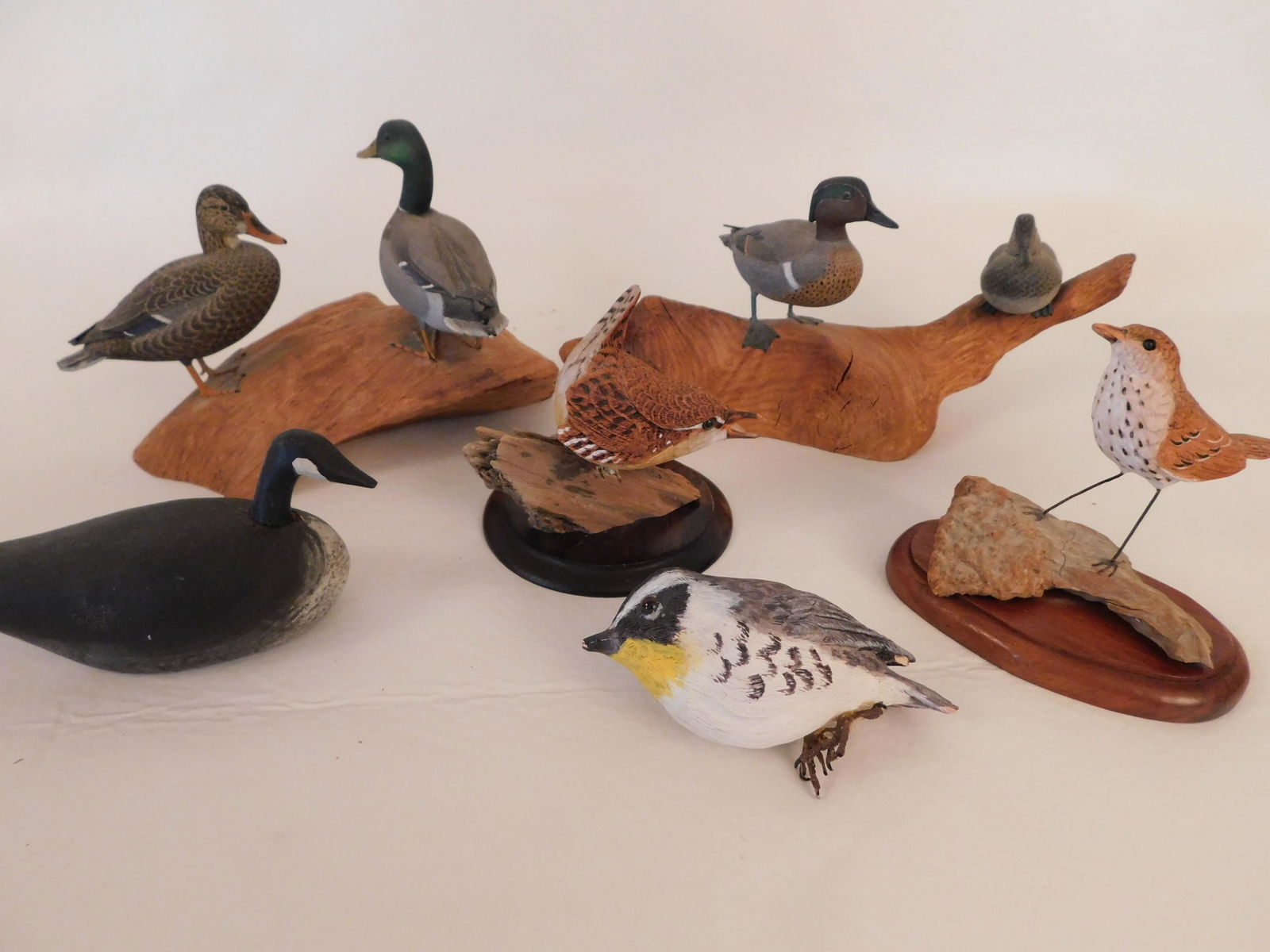 LOT CARVED BIRDS - BERRY & TRUBE (1 of 3)