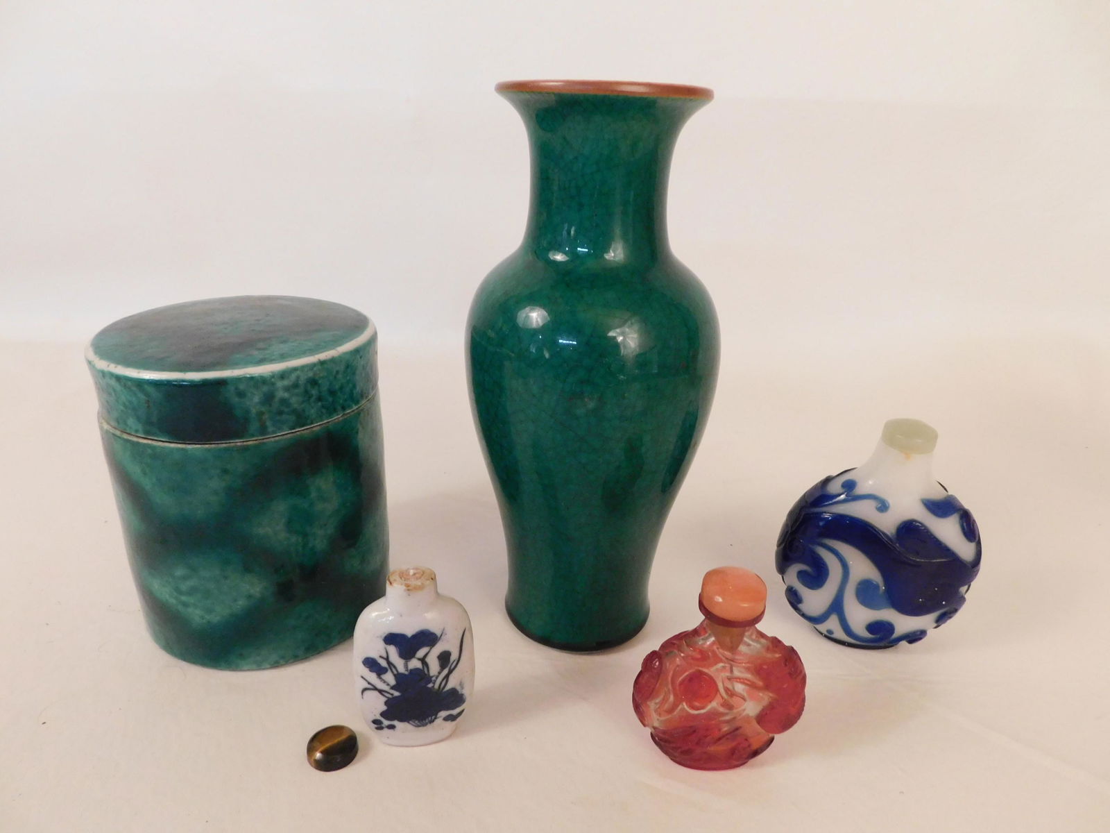 CHINESE SNUFF BOTTLES & VASES (1 of 2)