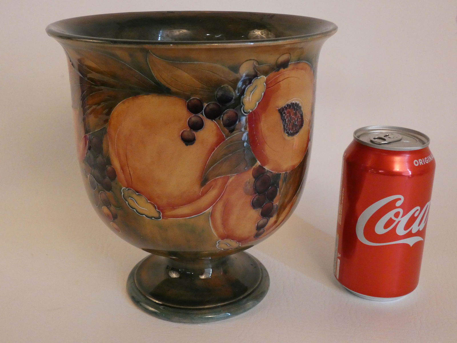 MOORCROFT ART POTTERY POMEGRANITE VASE (1 of 3)