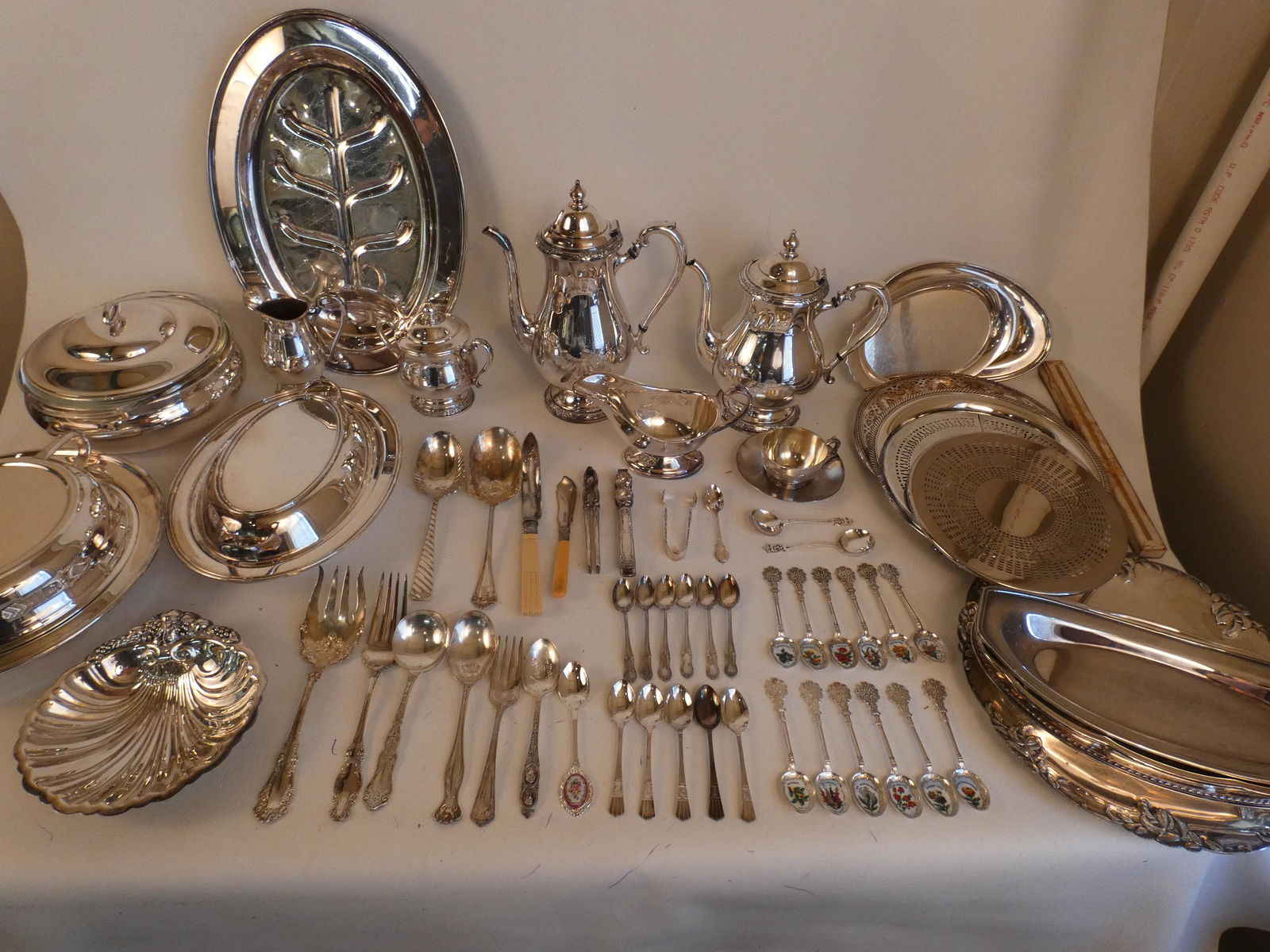 LARGE LOT SILVER PLATED ITEMS (1 of 5)