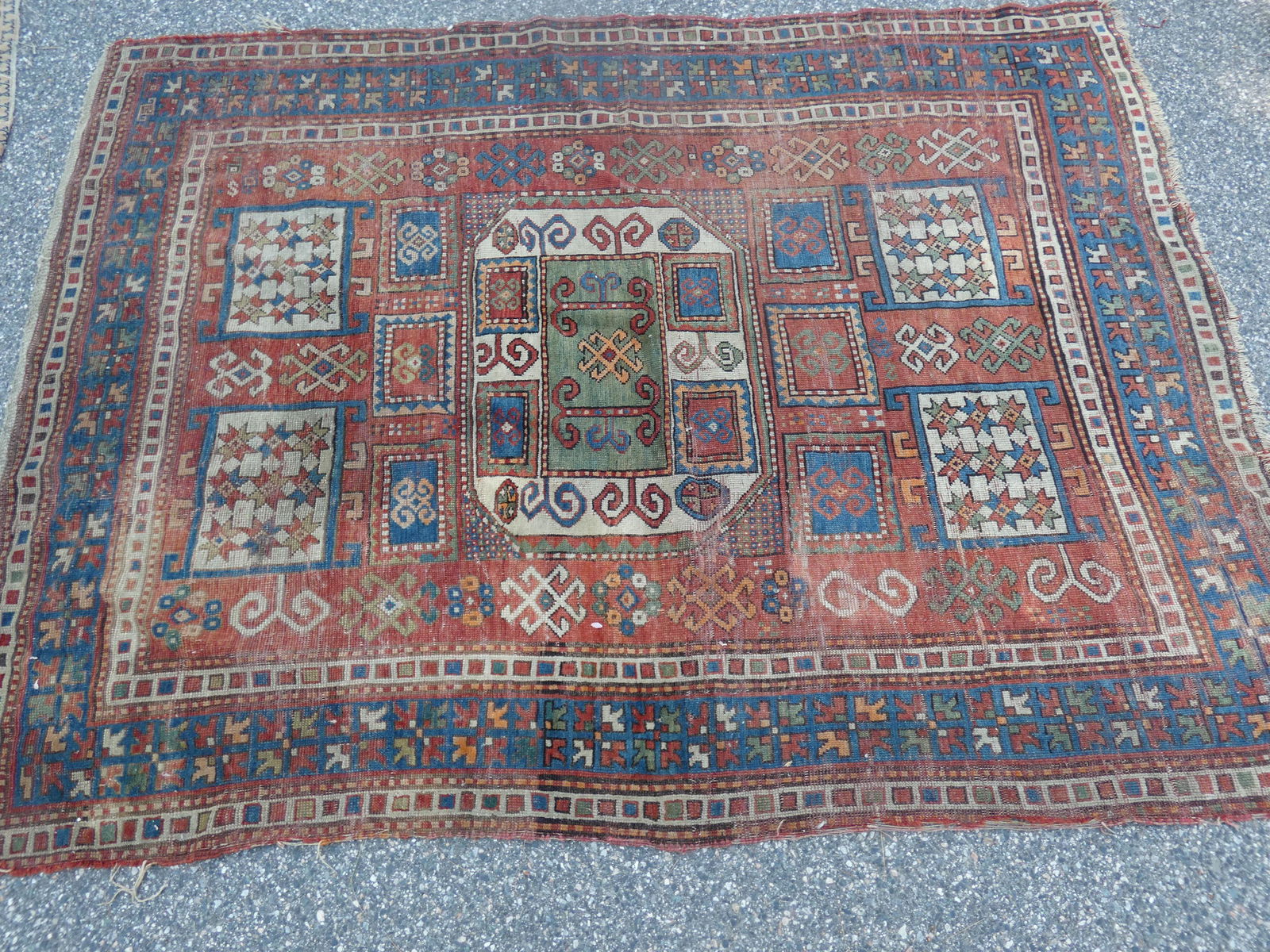 ANTIQUE KARACHOV RUG (1 of 3)