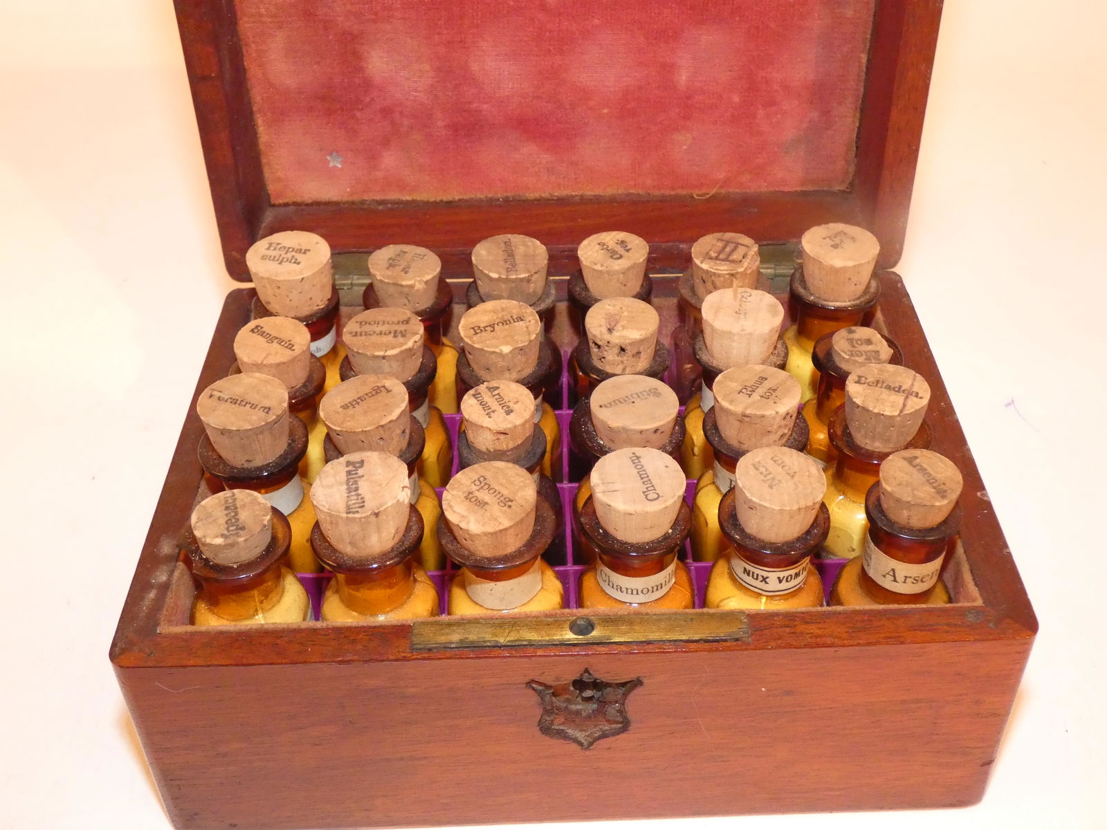 ANTIQUE APOTHECARY BOX W/MEDICINE (1 of 4)
