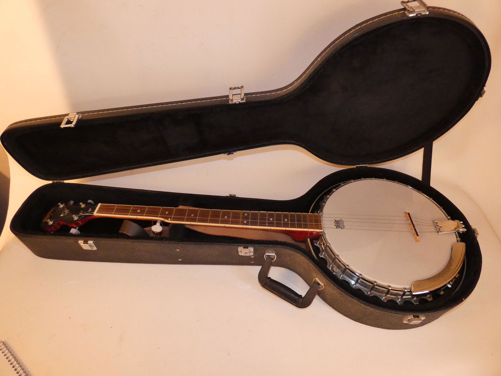 VINTAGE WASHBURN BANJO (1 of 4)