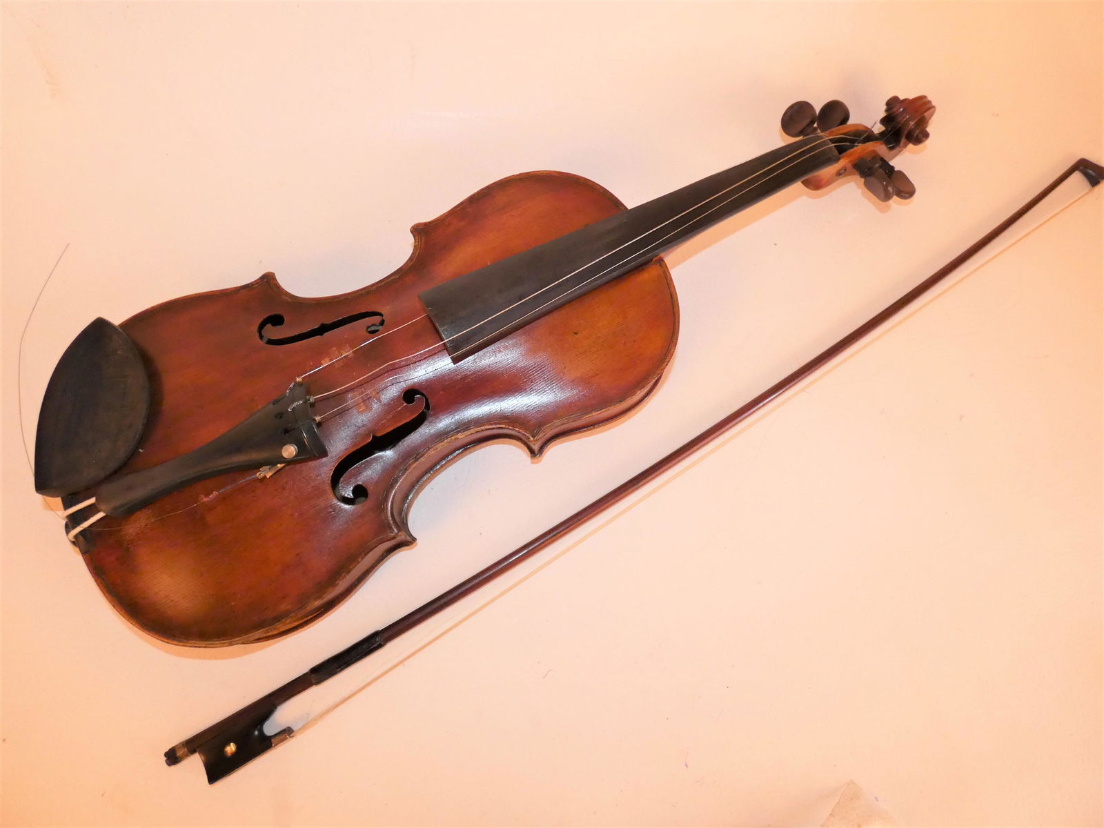 ANTIQUE GERMAN MITTENWALD VIOLIN (1 of 9)