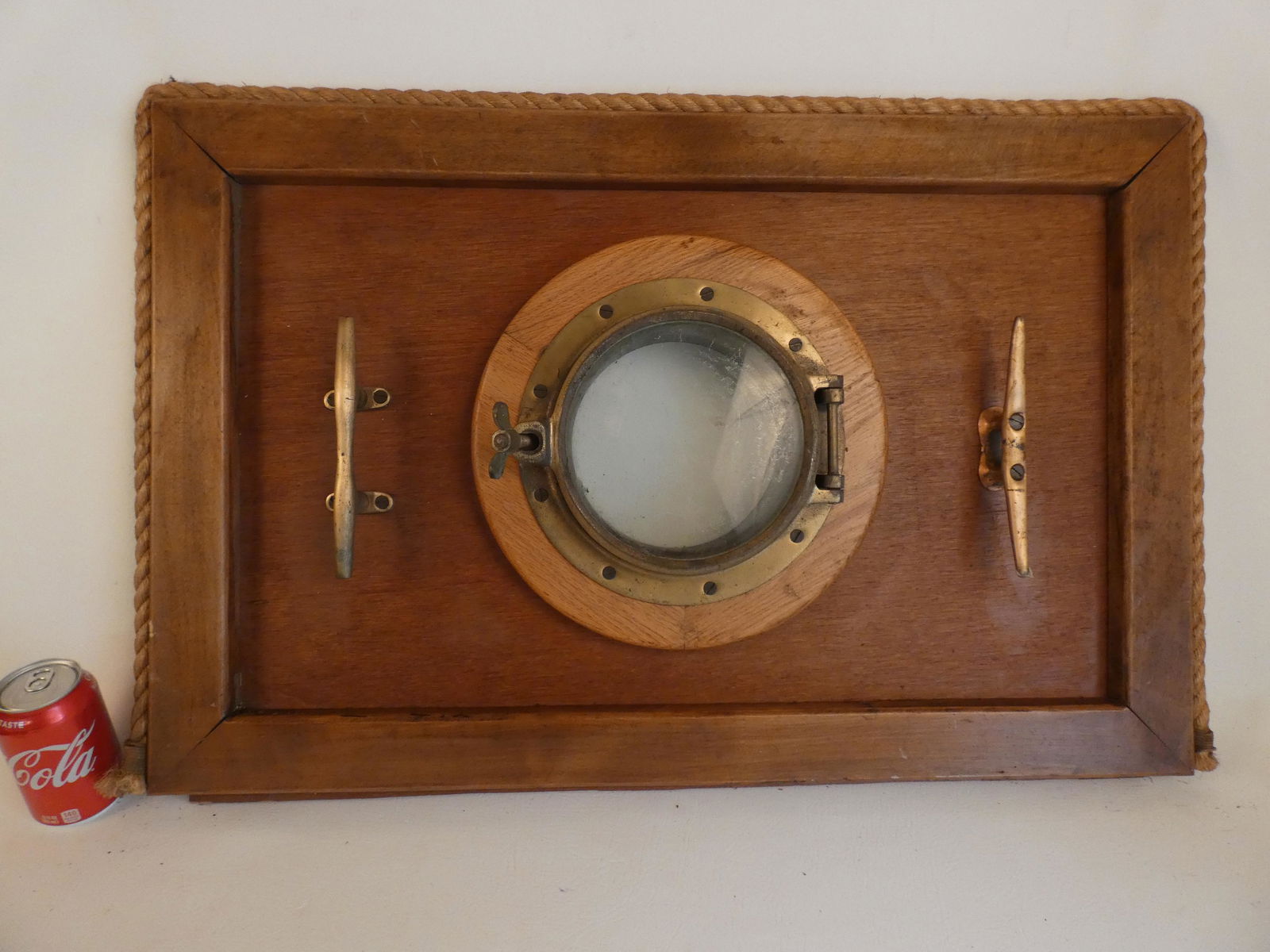 NAUTICAL PORTHOLE DISPLAY (1 of 2)