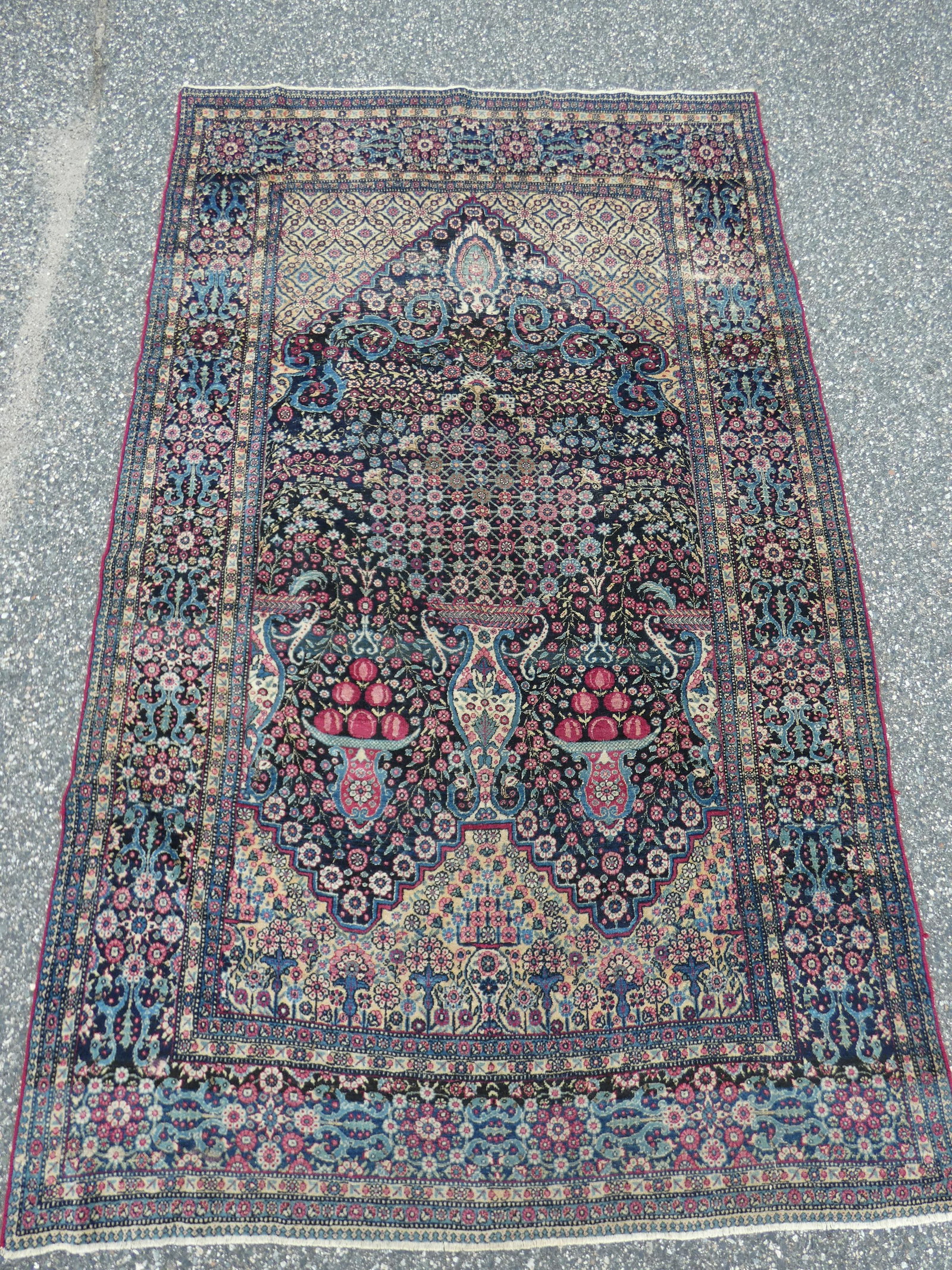 PICTORIAL ANTIQUE KERMAN RUG (1 of 5)
