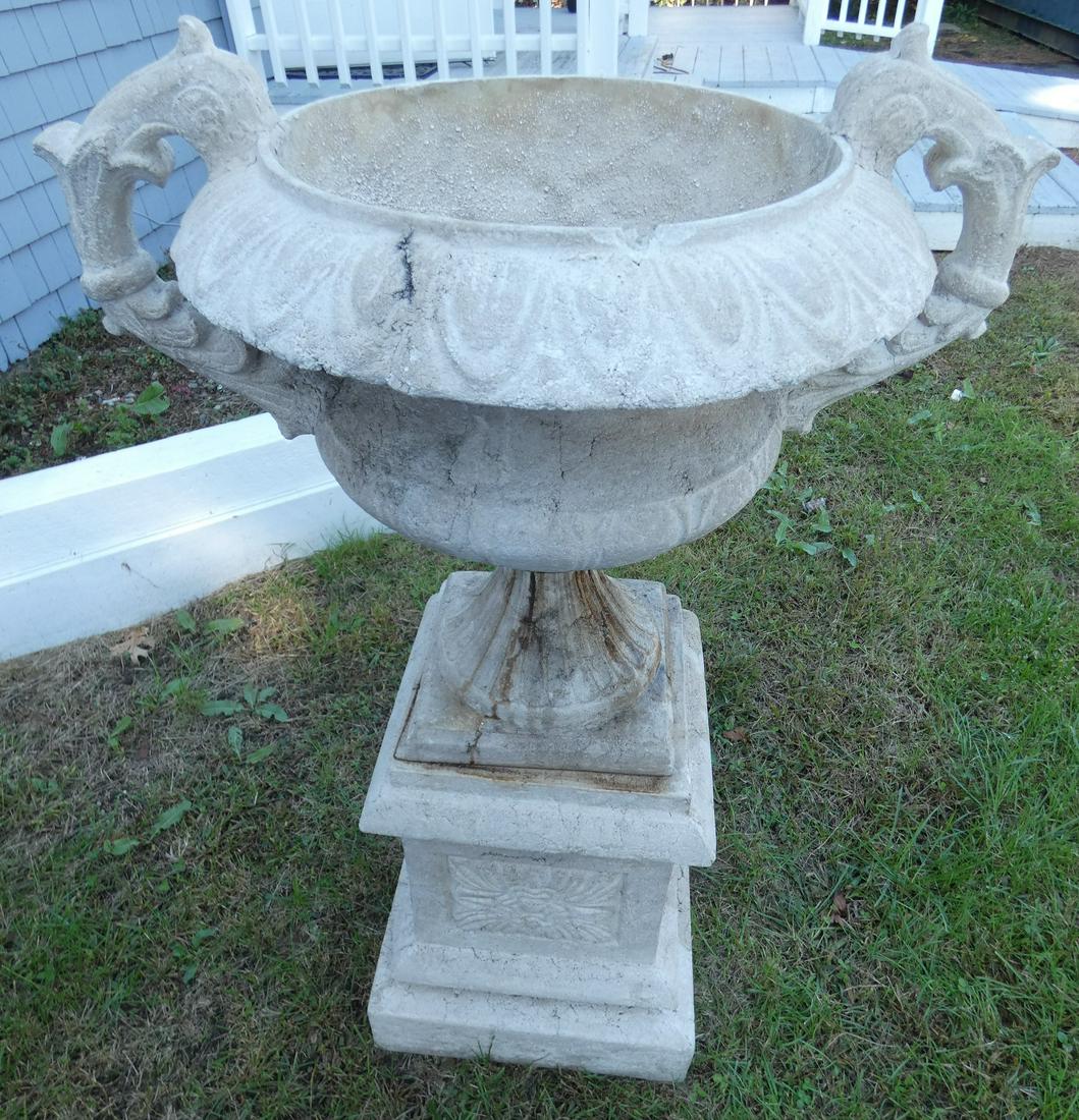 MODERN CLASSICAL GARDEN URN (1 of 3)