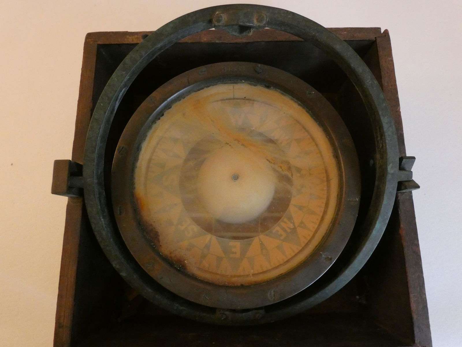 ANTIQUE RITCHIE SHIP COMPASS (1 of 2)