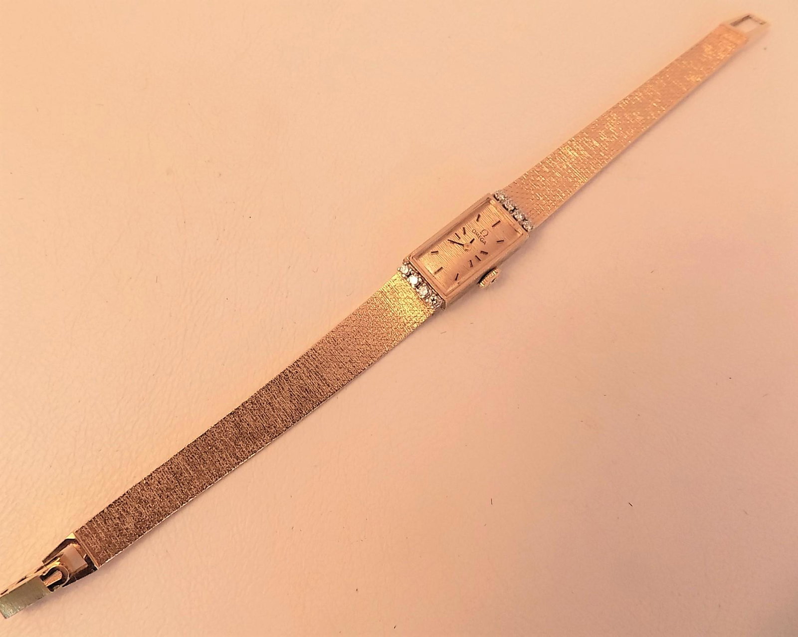 OMEGA 14K GOLD LADIES WATCH (1 of 3)