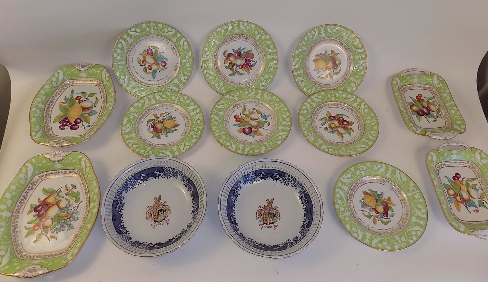 LOT ANTIQUE ENGLISH PORCELAIN (1 of 4)