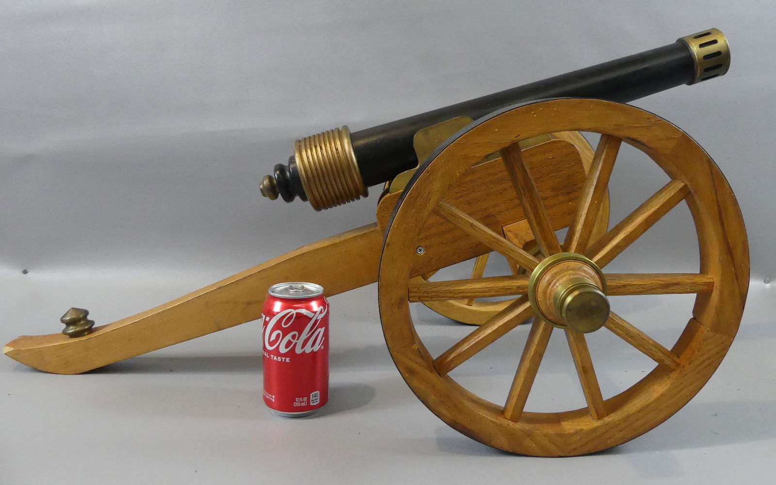 WORKING MODEL CANNON W/OAK CARRIAGE (1 of 3)