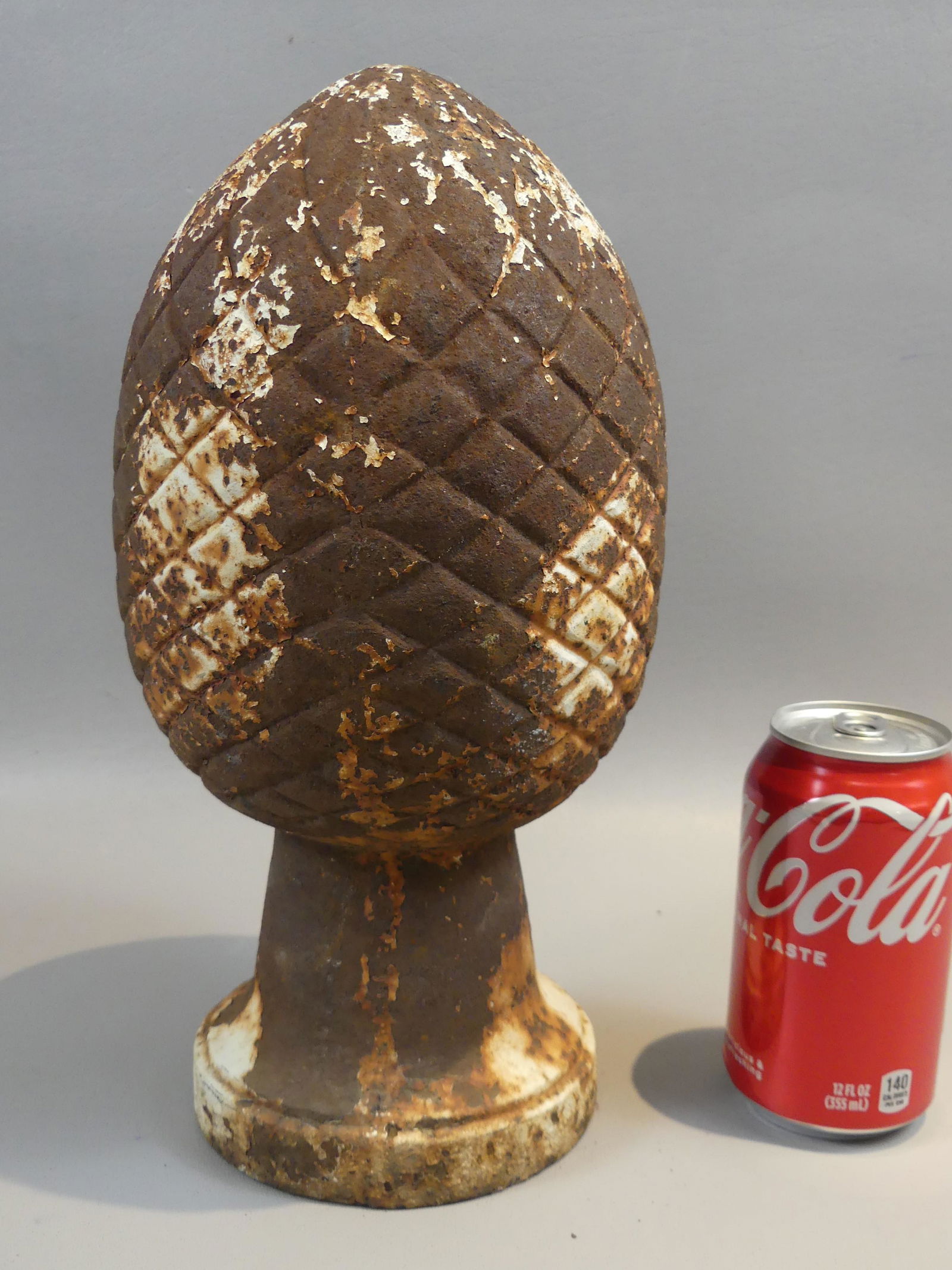 VICTORIAN IRON POST FINIAL (1 of 2)