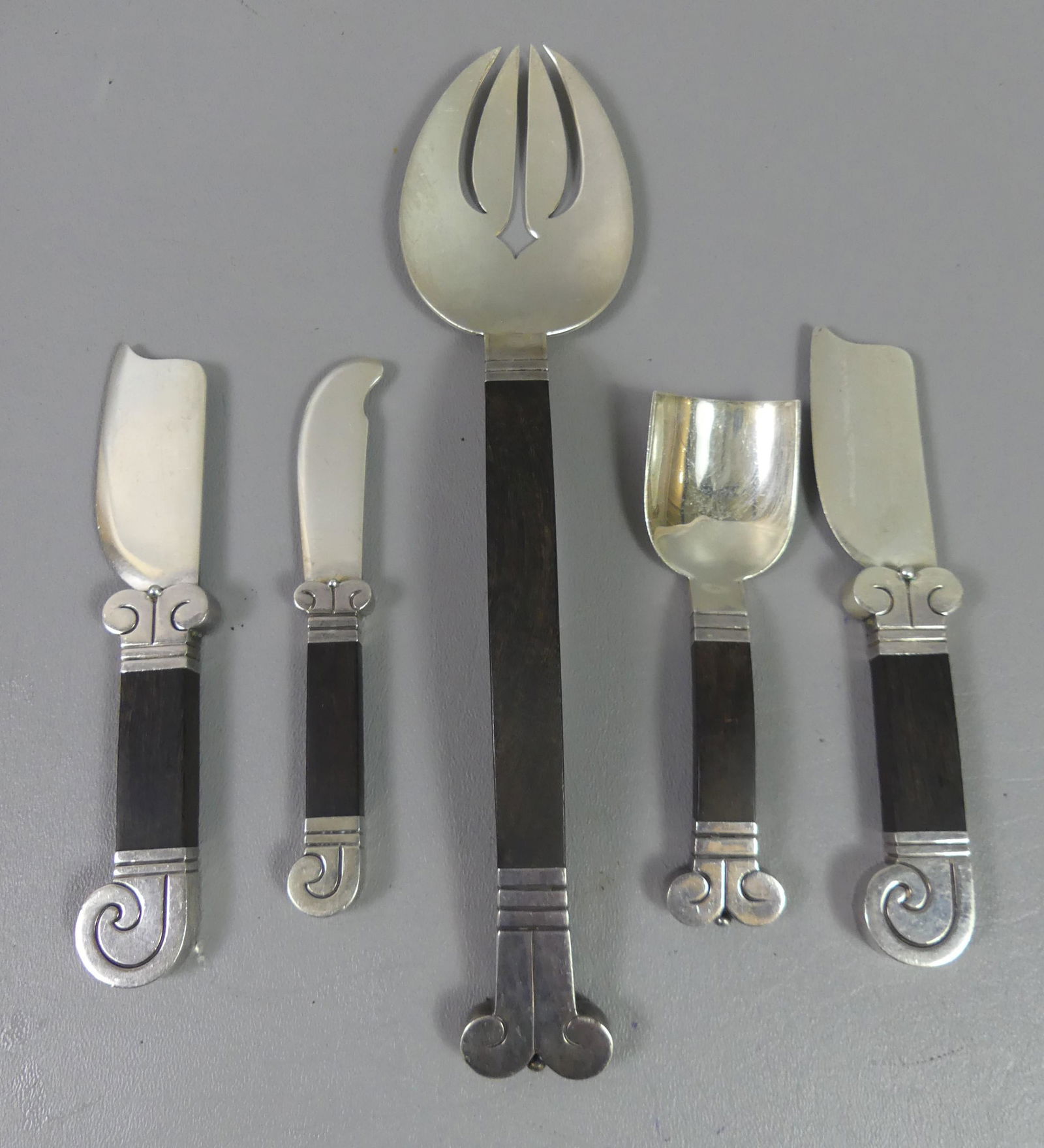 5 TALLER BORDA SILVER SERVE PIECES - AZTEC (1 of 3)