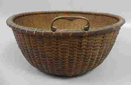 ANTIQUE NANTUCKET LIGHTSHIP BASKET (1 of 4)