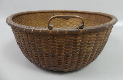 ANTIQUE NANTUCKET LIGHTSHIP BASKET (1 of 4)