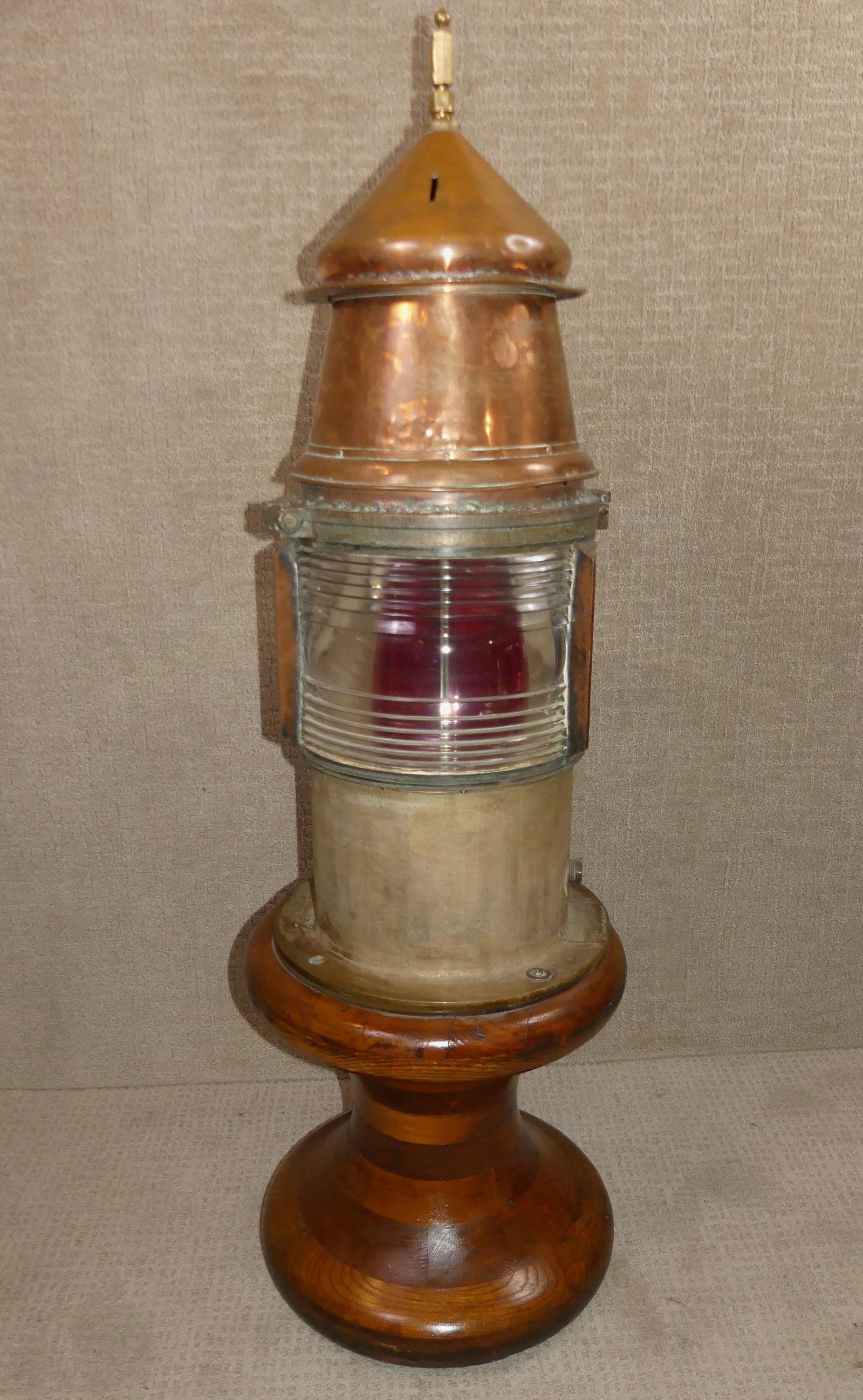 ANTIQUE FRESNEL LIGHT & OFFERING BOX (1 of 8)