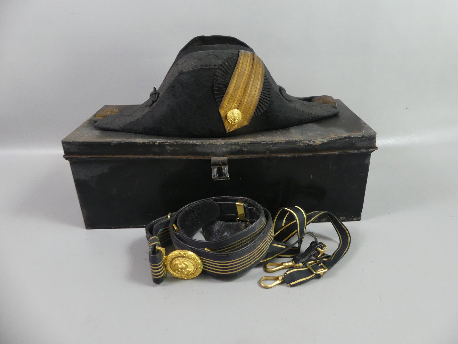 BICORN MILITARY HAT IN BOX (1 of 5)