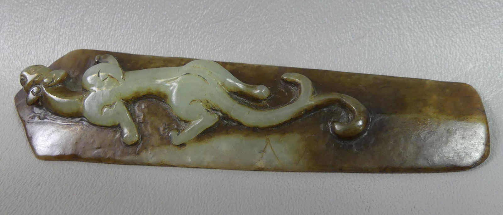 CHINESE JADE LIZARD WRIST REST (1 of 4)