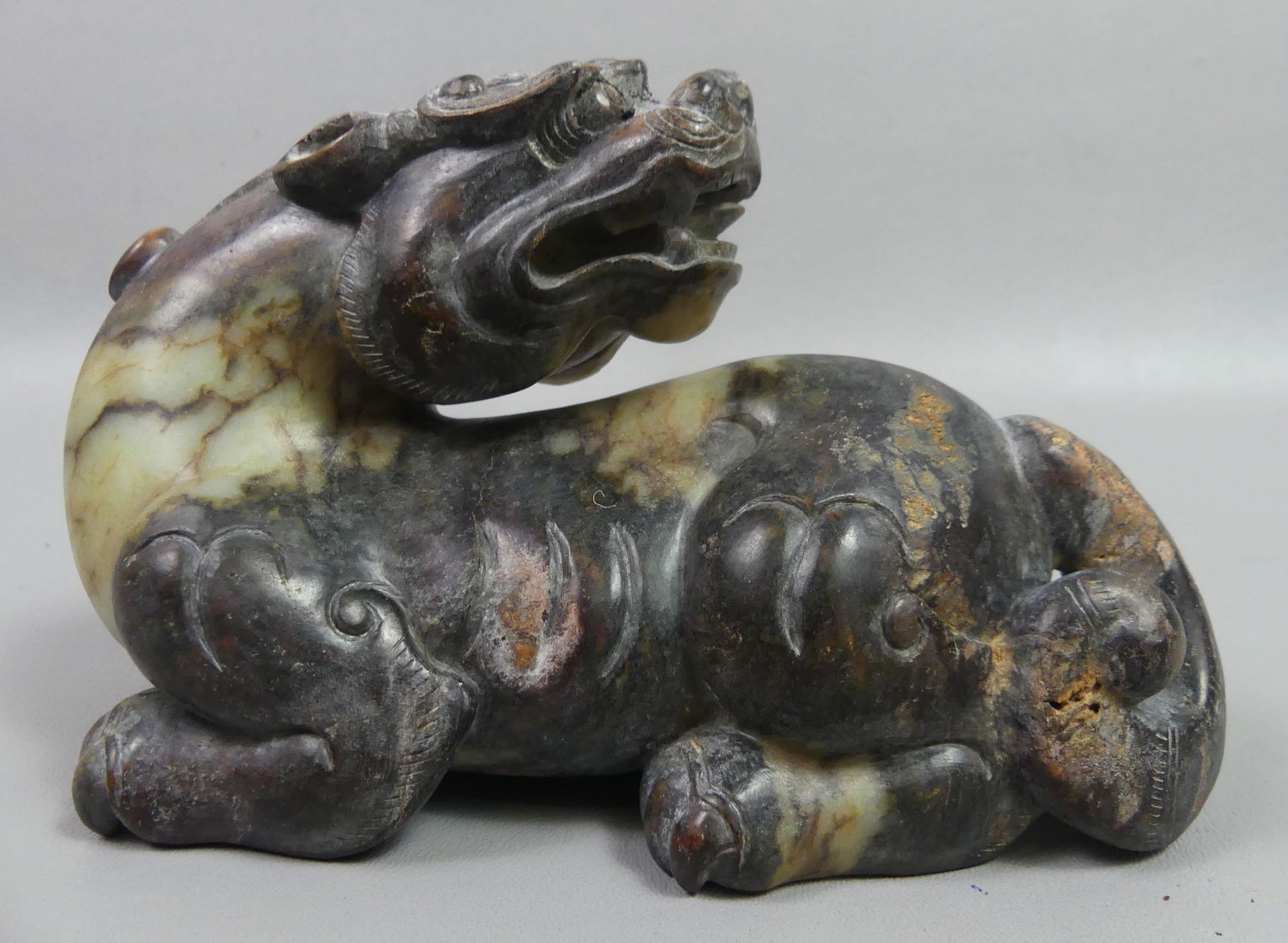 CHINESE JADE DRAGON FIGURE (1 of 3)