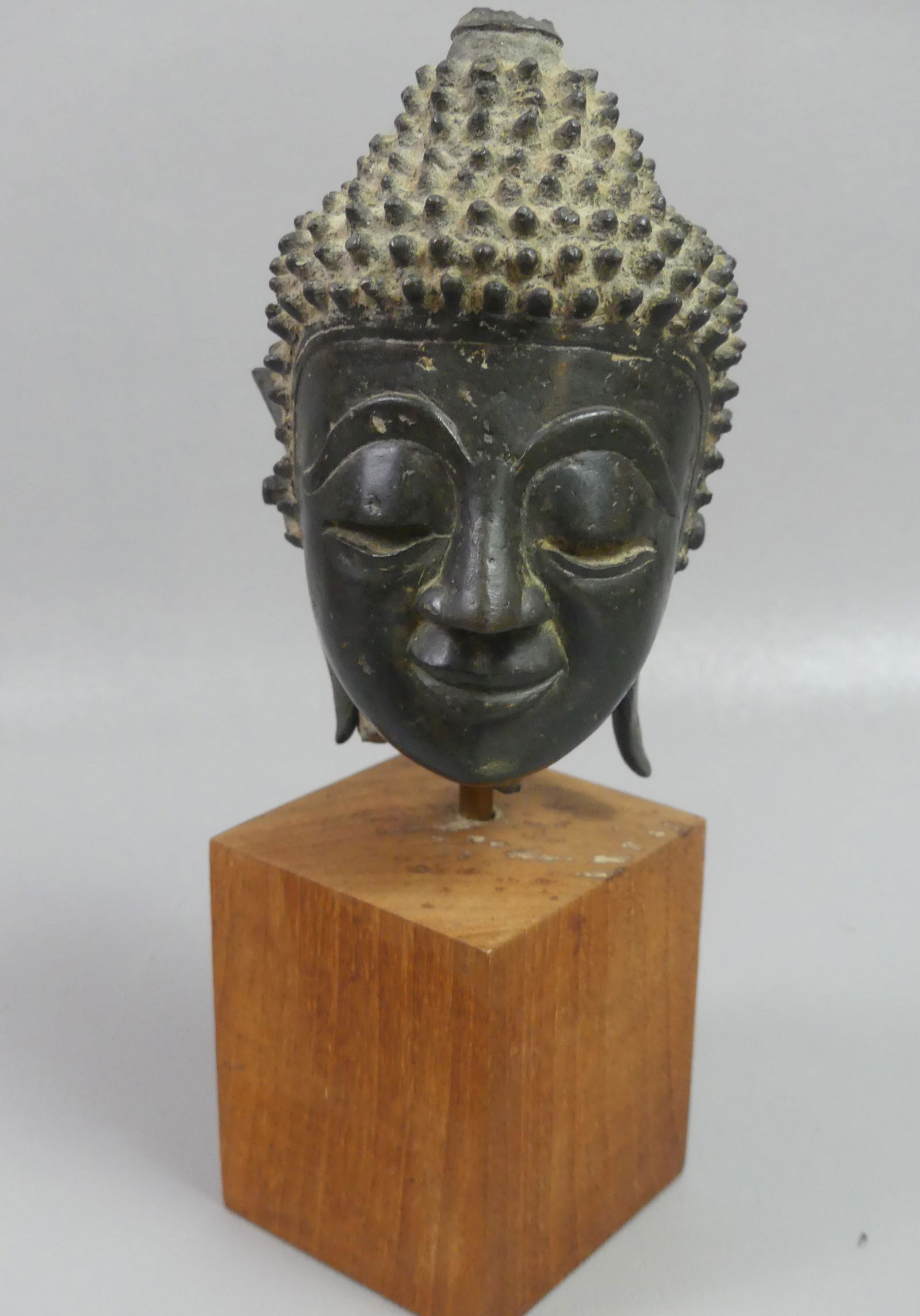 CHINESE BRONZE BUDDHA HEAD (1 of 3)