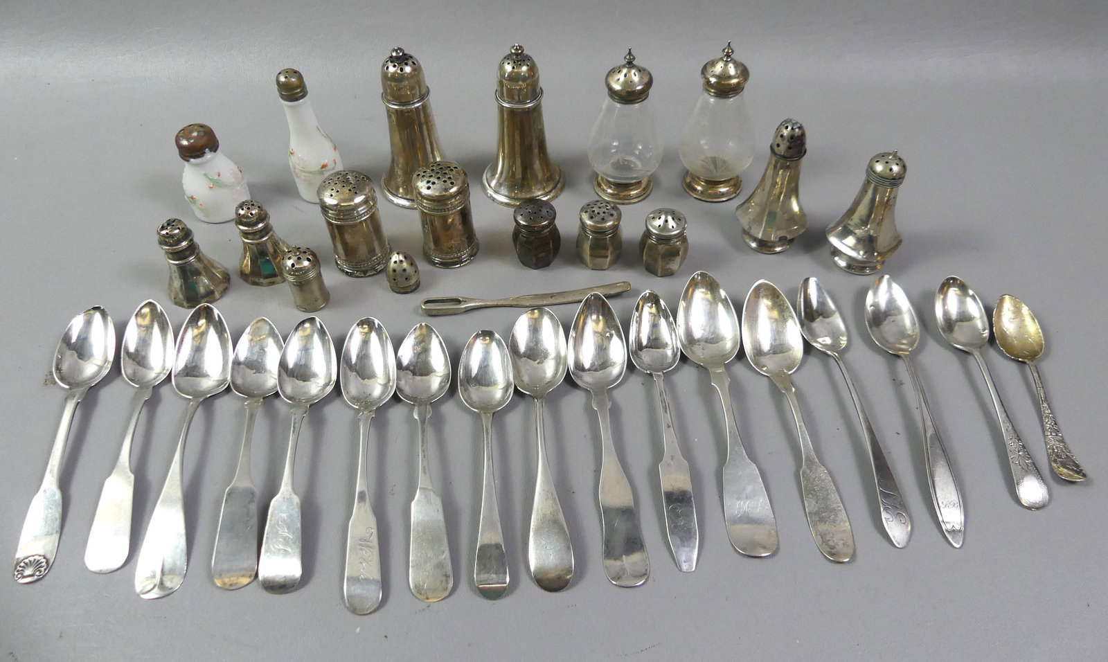 LOT SILVER SPOONS & SHAKERS (1 of 3)