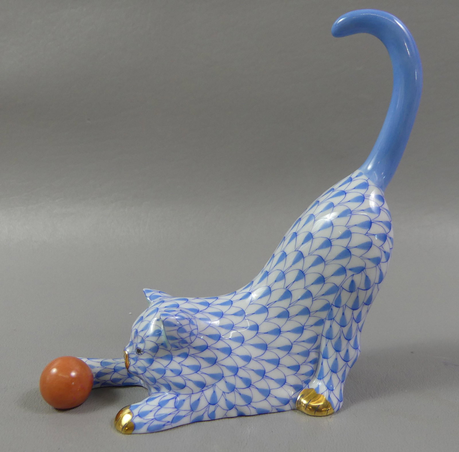 HEREND FIGURINE OF CAT (1 of 2)