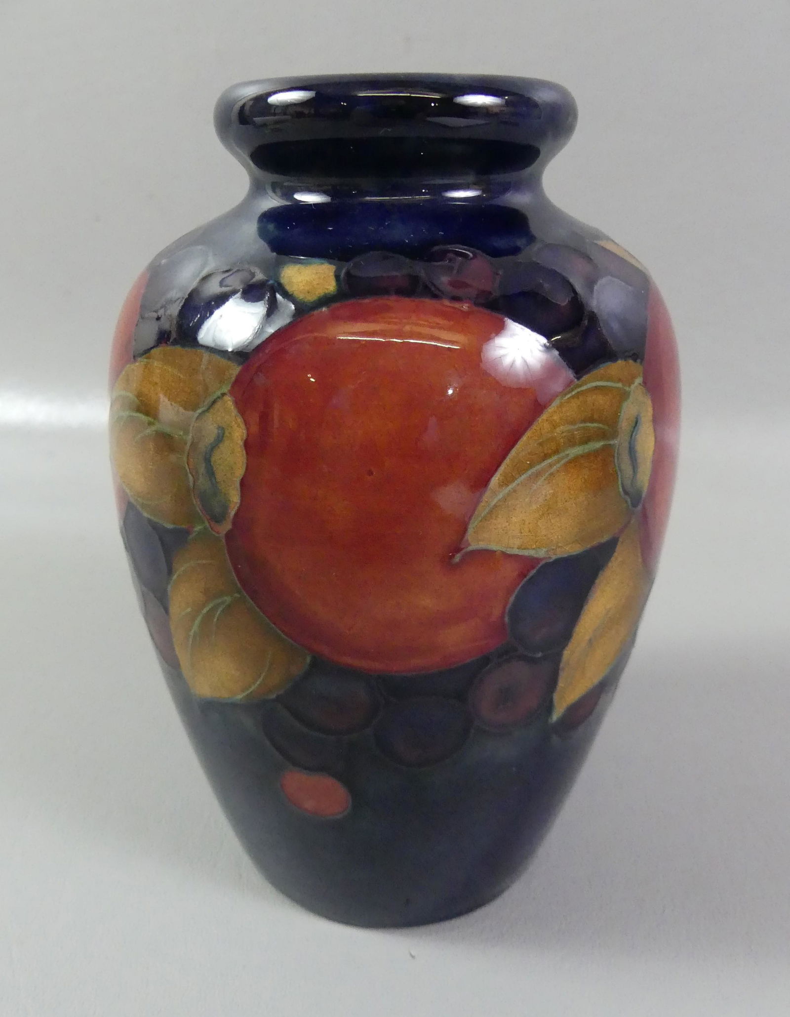 MOORCROFT ART POTTERY VASE (1 of 3)