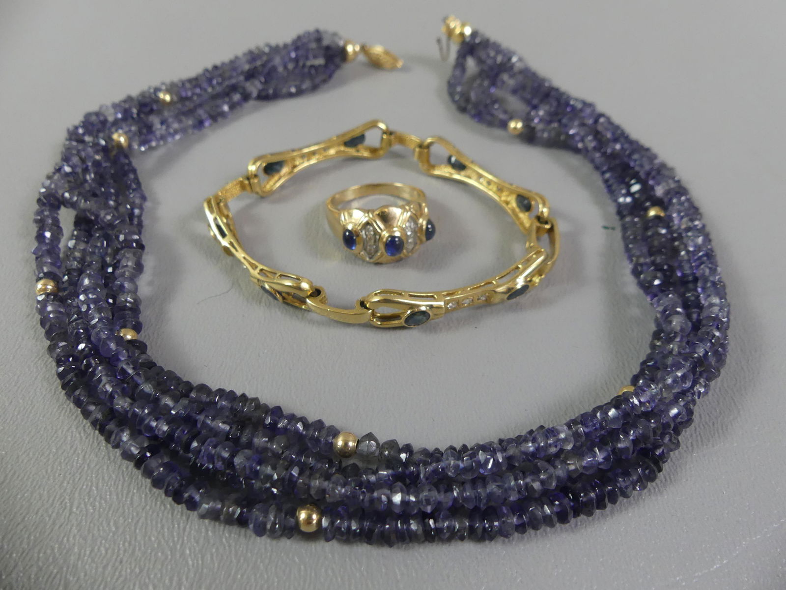 SAPPHIRE & GOLD JEWELRY LOT (1 of 2)