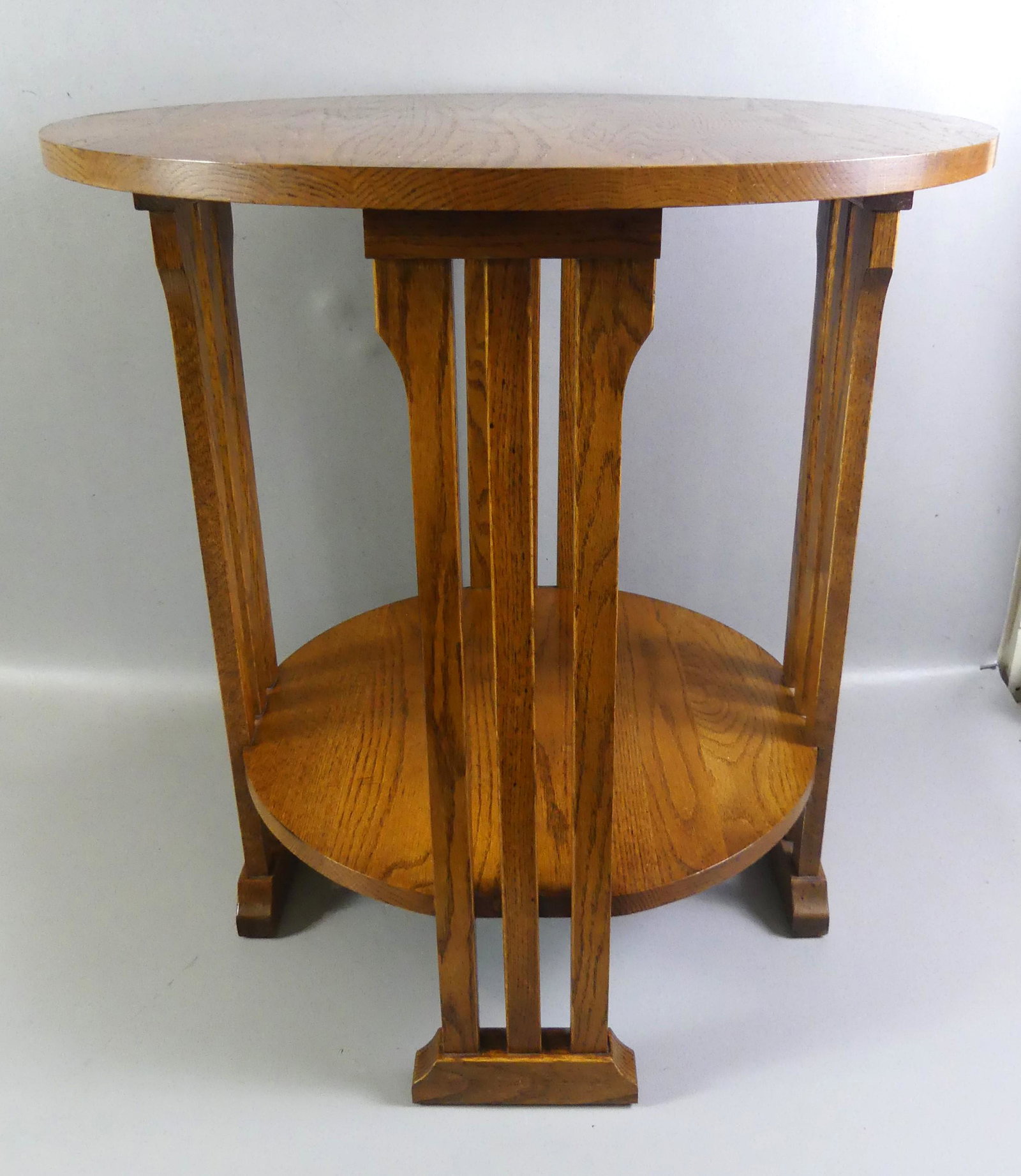 PENN HOUSE OAK A&C TABLE (1 of 2)