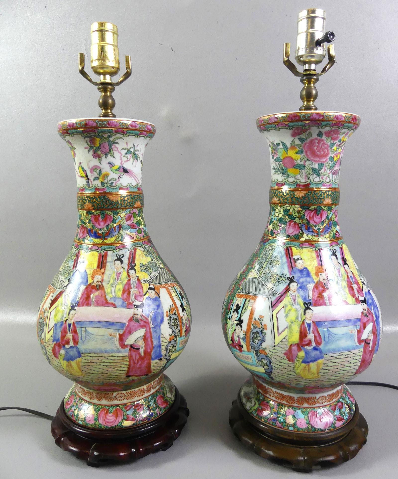 PR. CHINESE ROSE MEDALLION LAMPS (1 of 3)