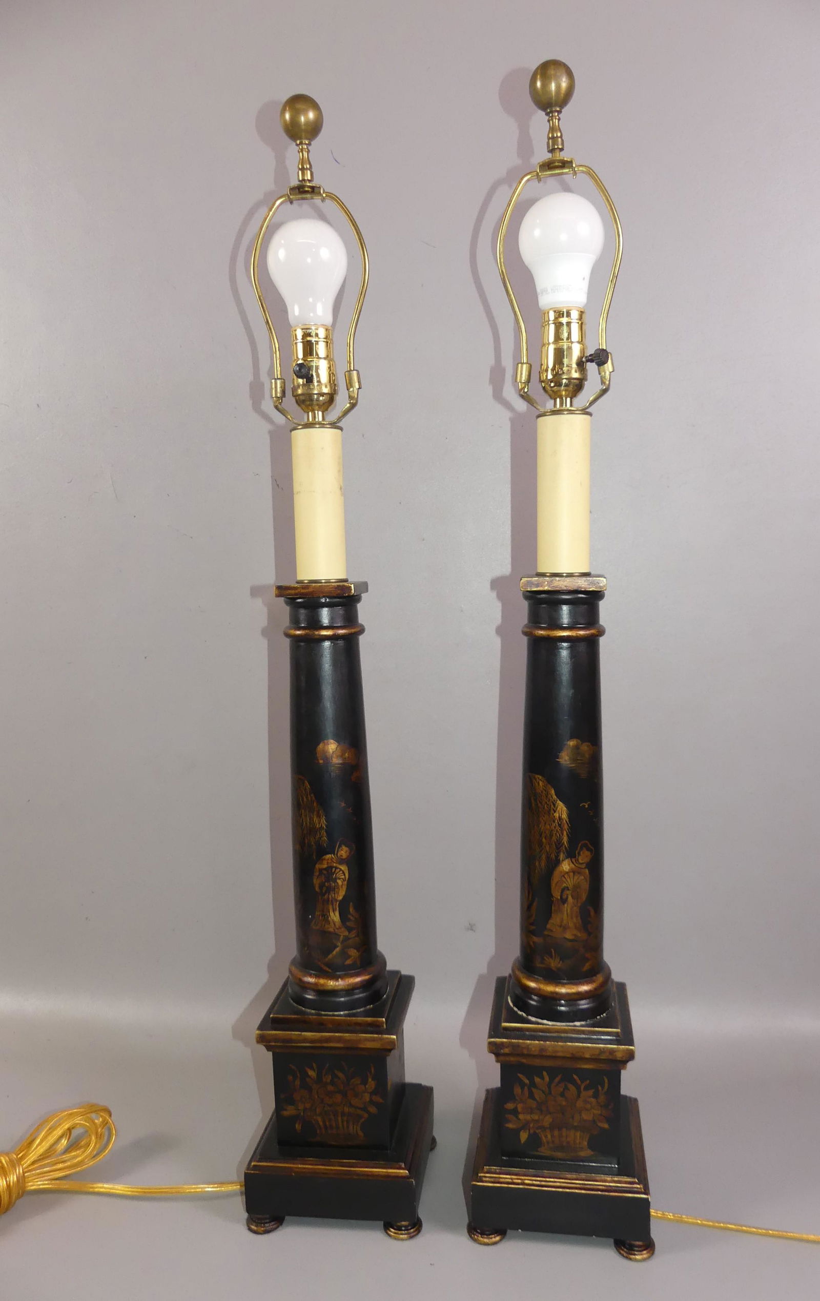 PR. CHINESE WOOD TABLE LAMPS (1 of 3)
