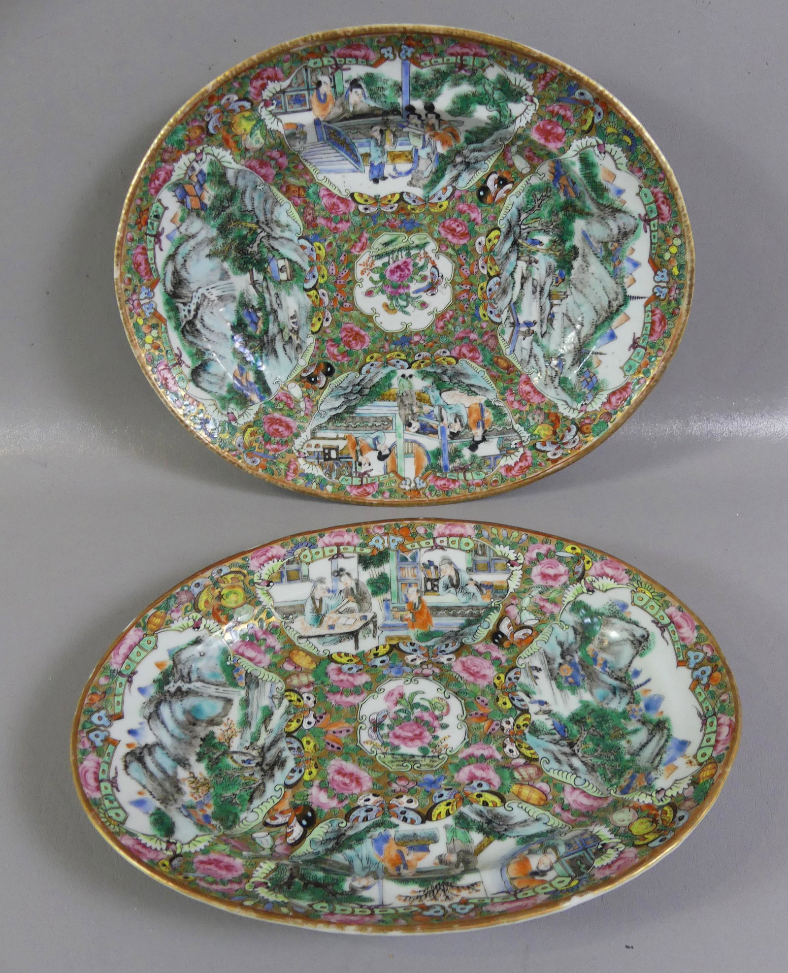 2 CHINESE ROSE MEDALLION TRAYS (1 of 1)