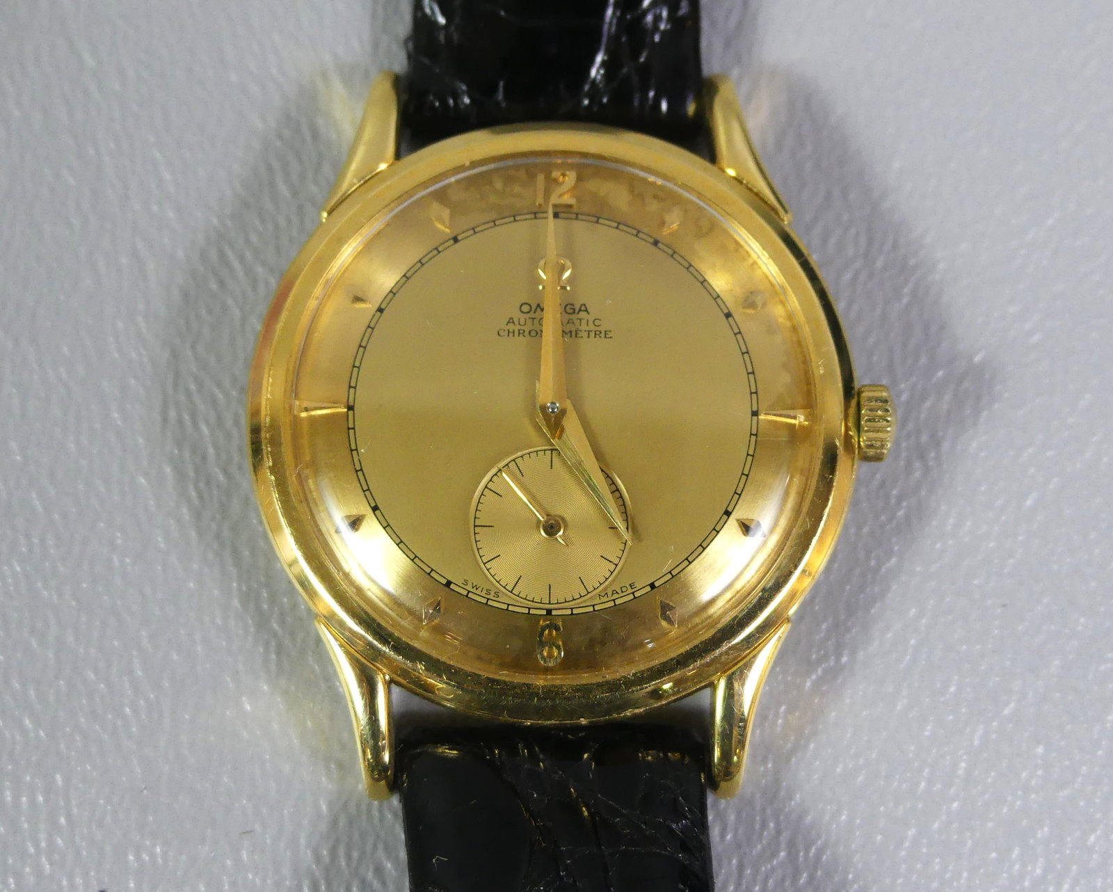 OMEGA 18K GOLD AUTOMATIC MENS WATCH (1 of 4)