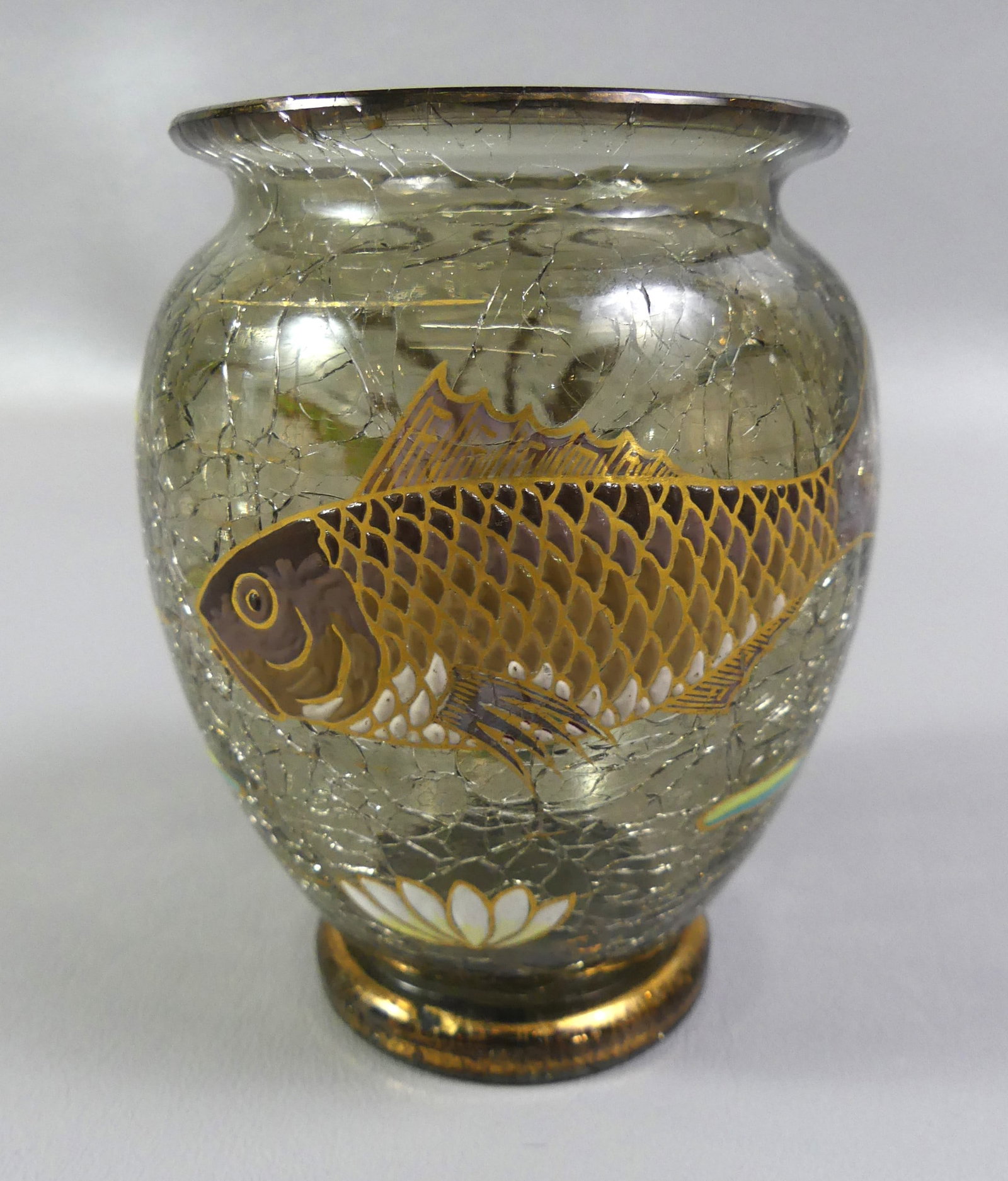 MOSER ART GLASS VASE WITH FISH (1 of 2)