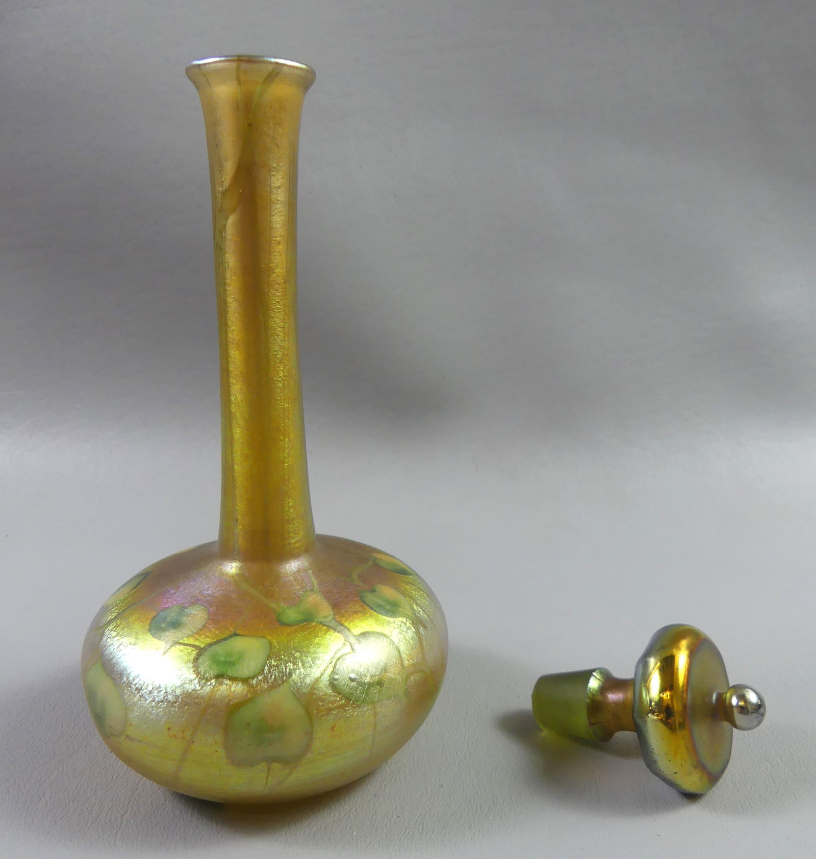 TIFFANY ART GLASS BUD VASE / DECANTER WITH STOPPER (1 of 6)