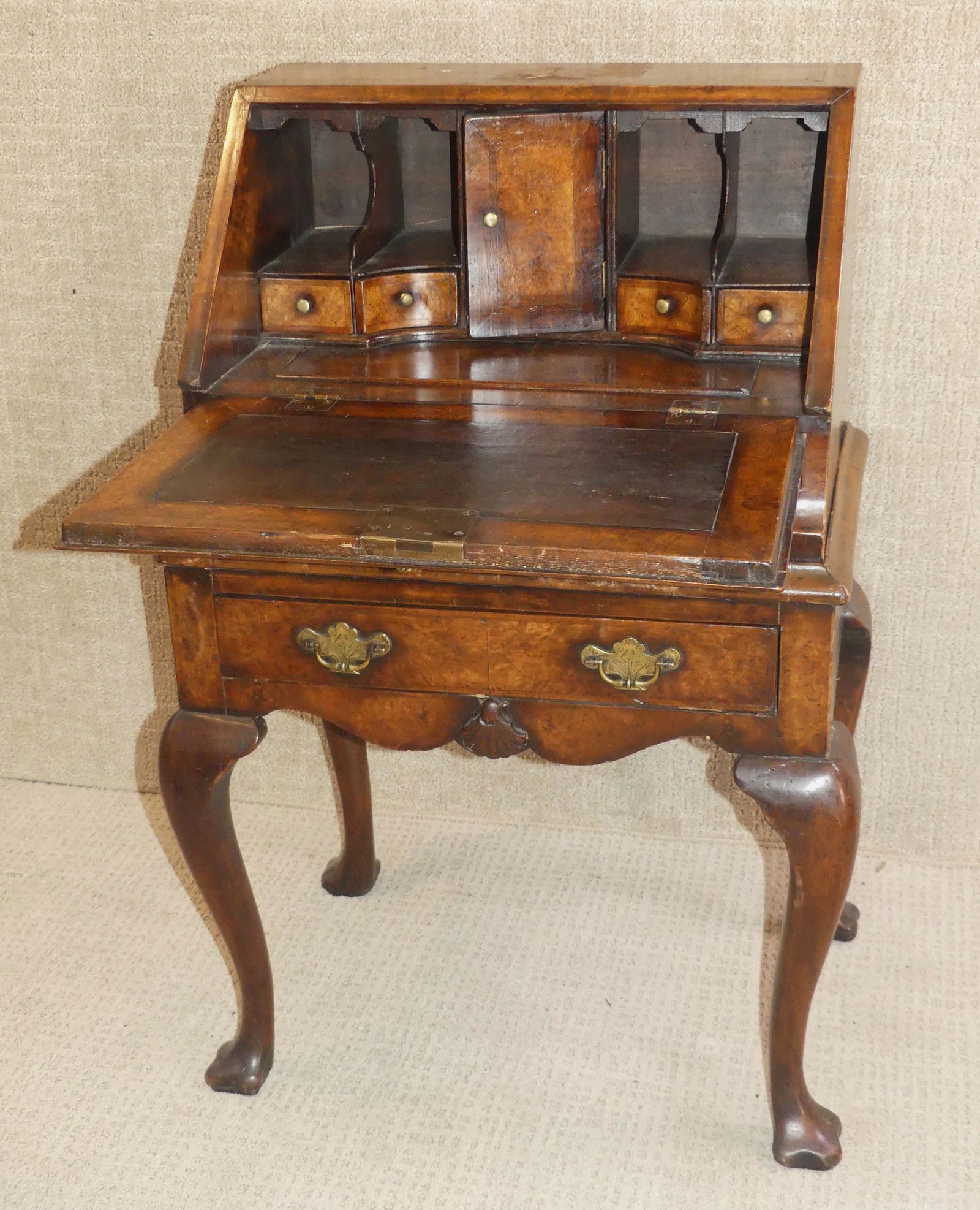 QUEEN ANNE DIMINUTIVE LADIES DESK (1 of 6)