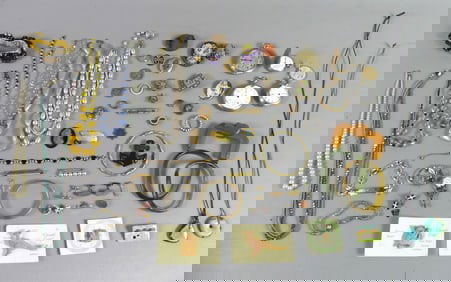 LOT OF VINTAGE COSTUME JEWELRY