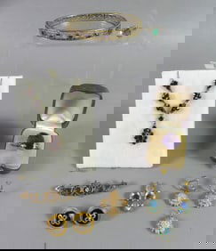 ANTIQUE GOLD JEWELRY GROUP